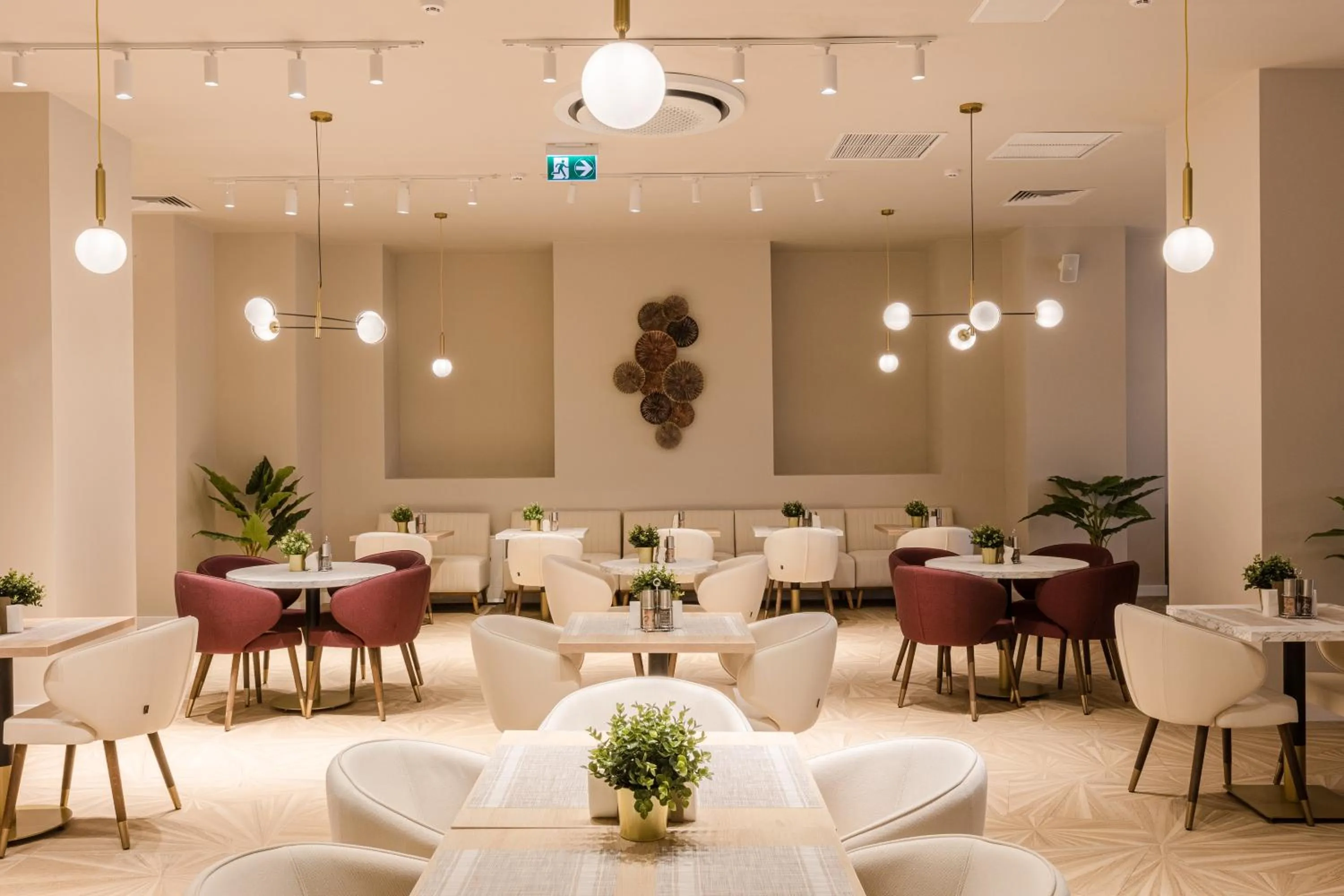 Restaurant/places to eat in Ramada by Wyndham Bucharest Otopeni Airport