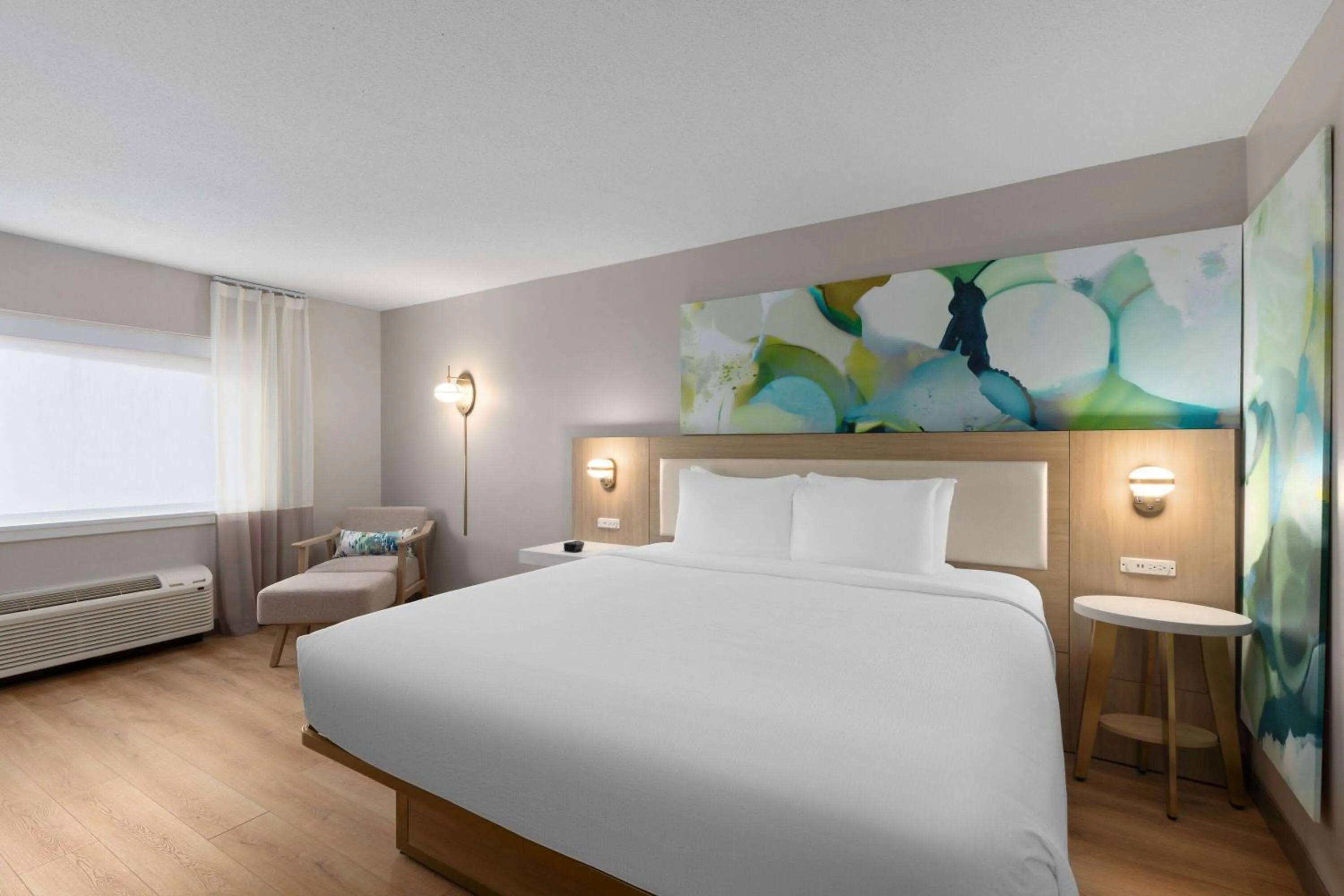 Photo of the whole room, Bed in Wyndham Garden Louisville KY