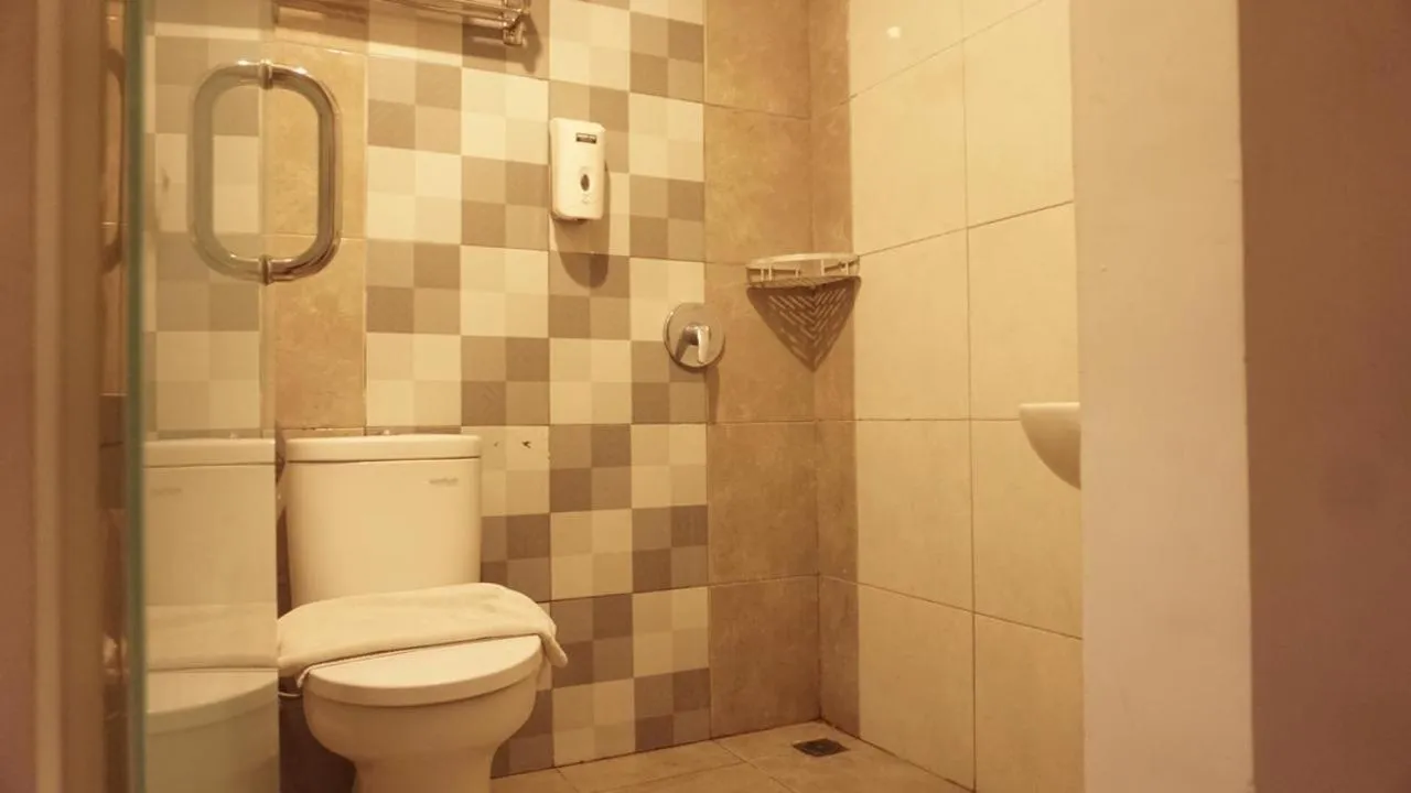 Front One Boutique Tugu Muda Semarang