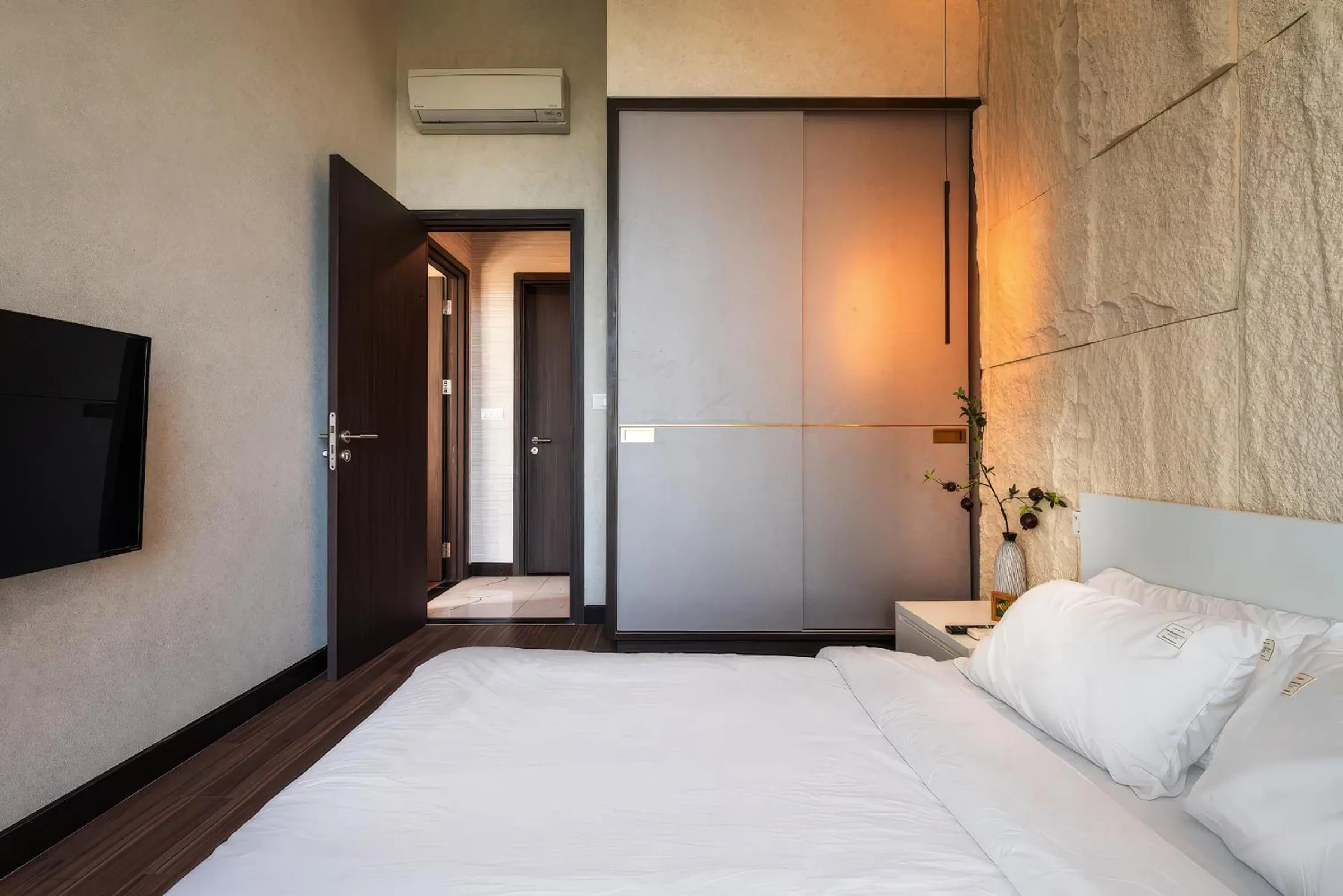 Bed in Empire City Thủ Thiêm D2