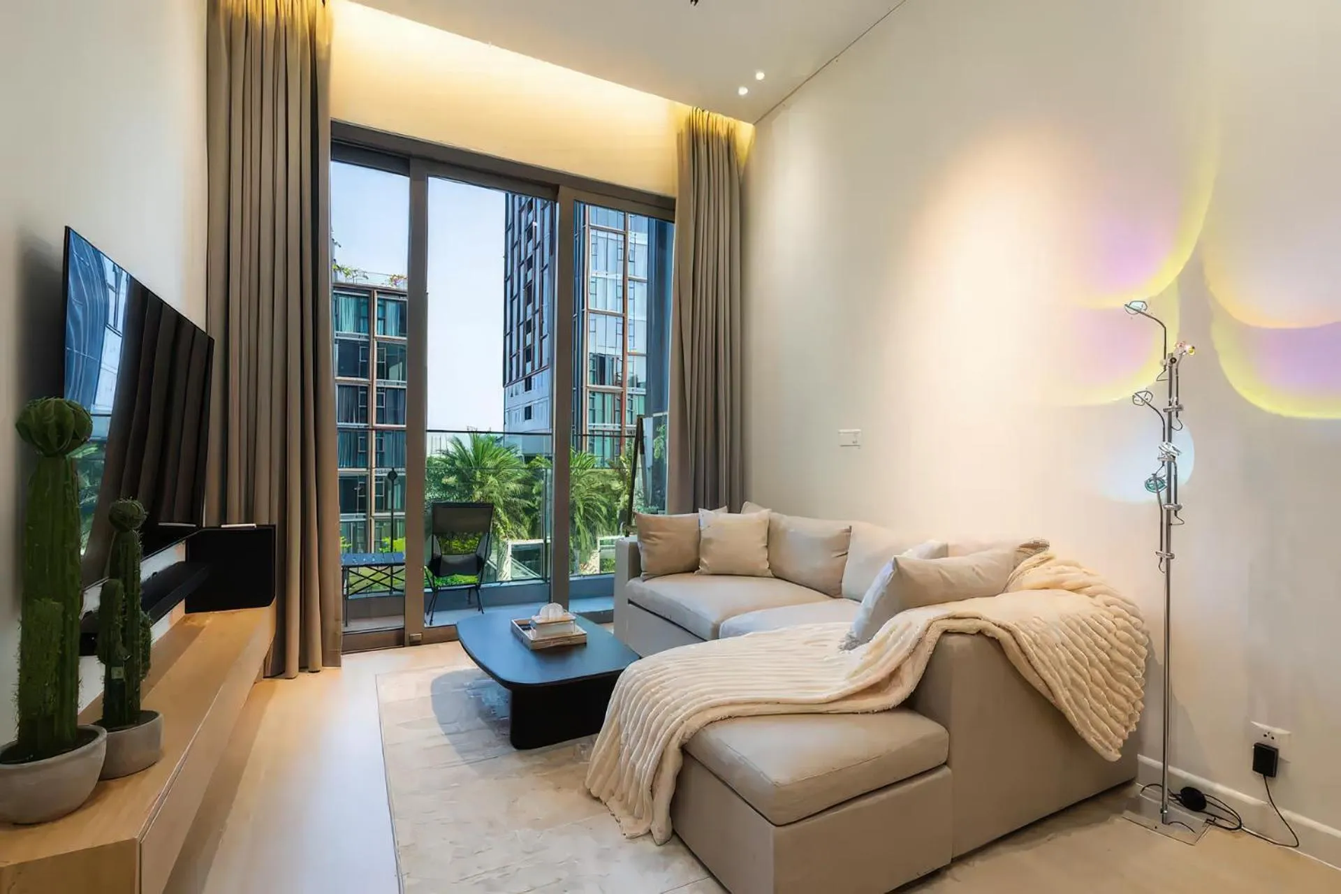 Communal lounge/ TV room in Empire City Thủ Thiêm D2