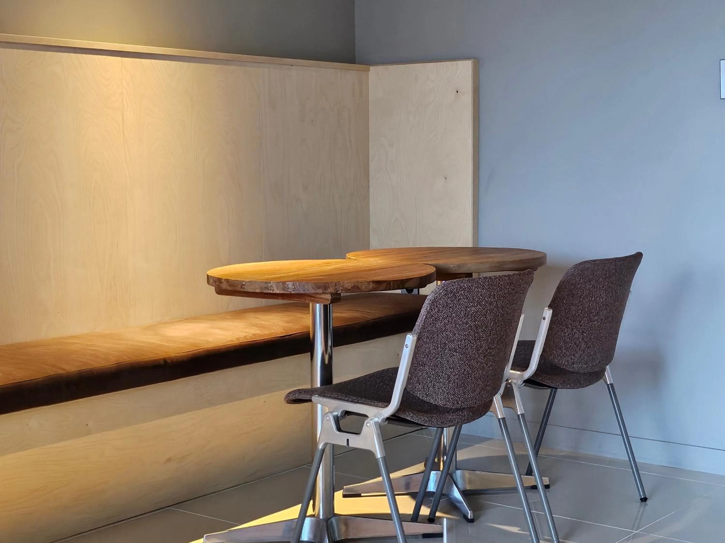 Lounge or bar in Red Hat Snail