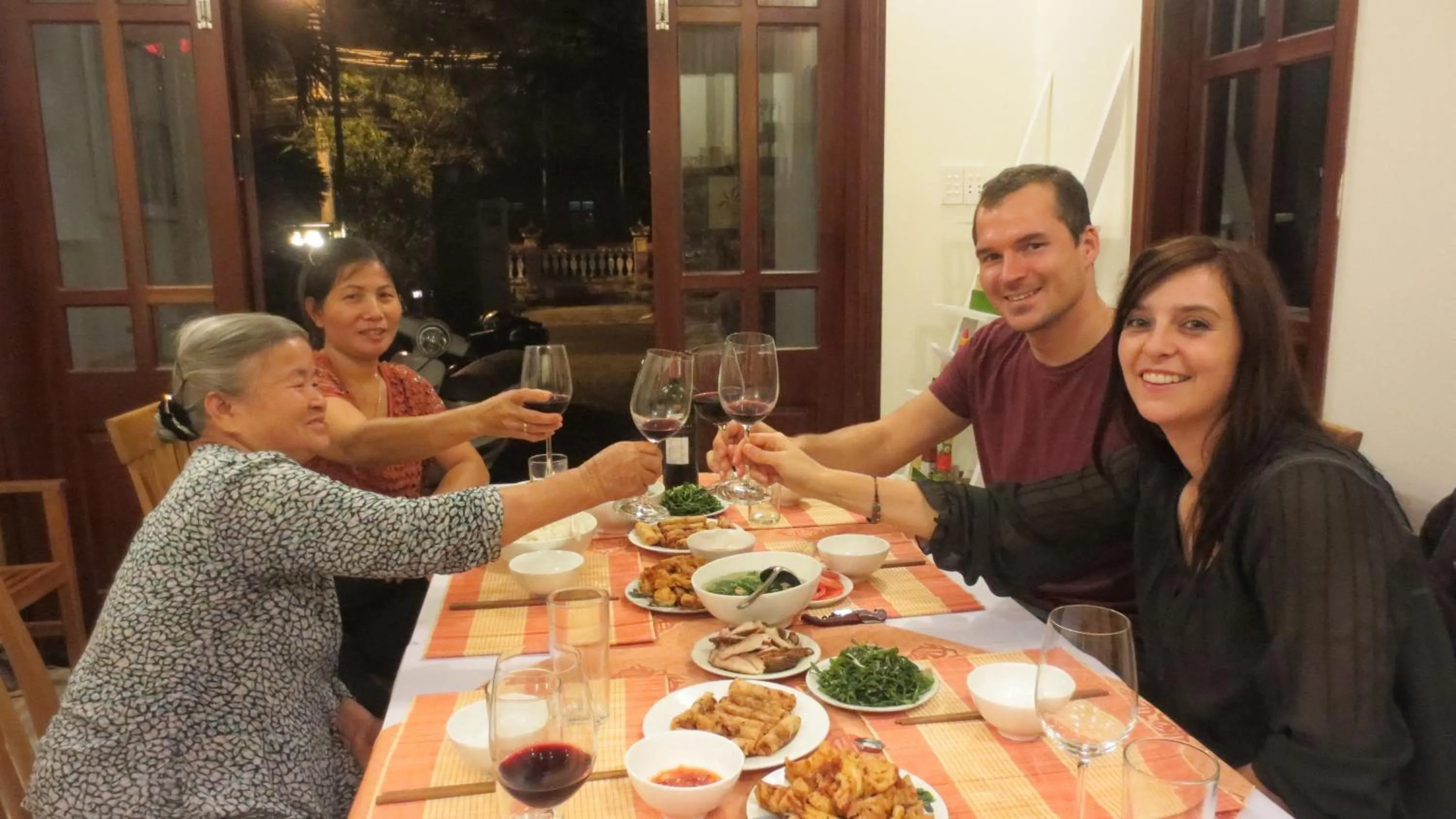 Restaurant/places to eat in Charming Homestay