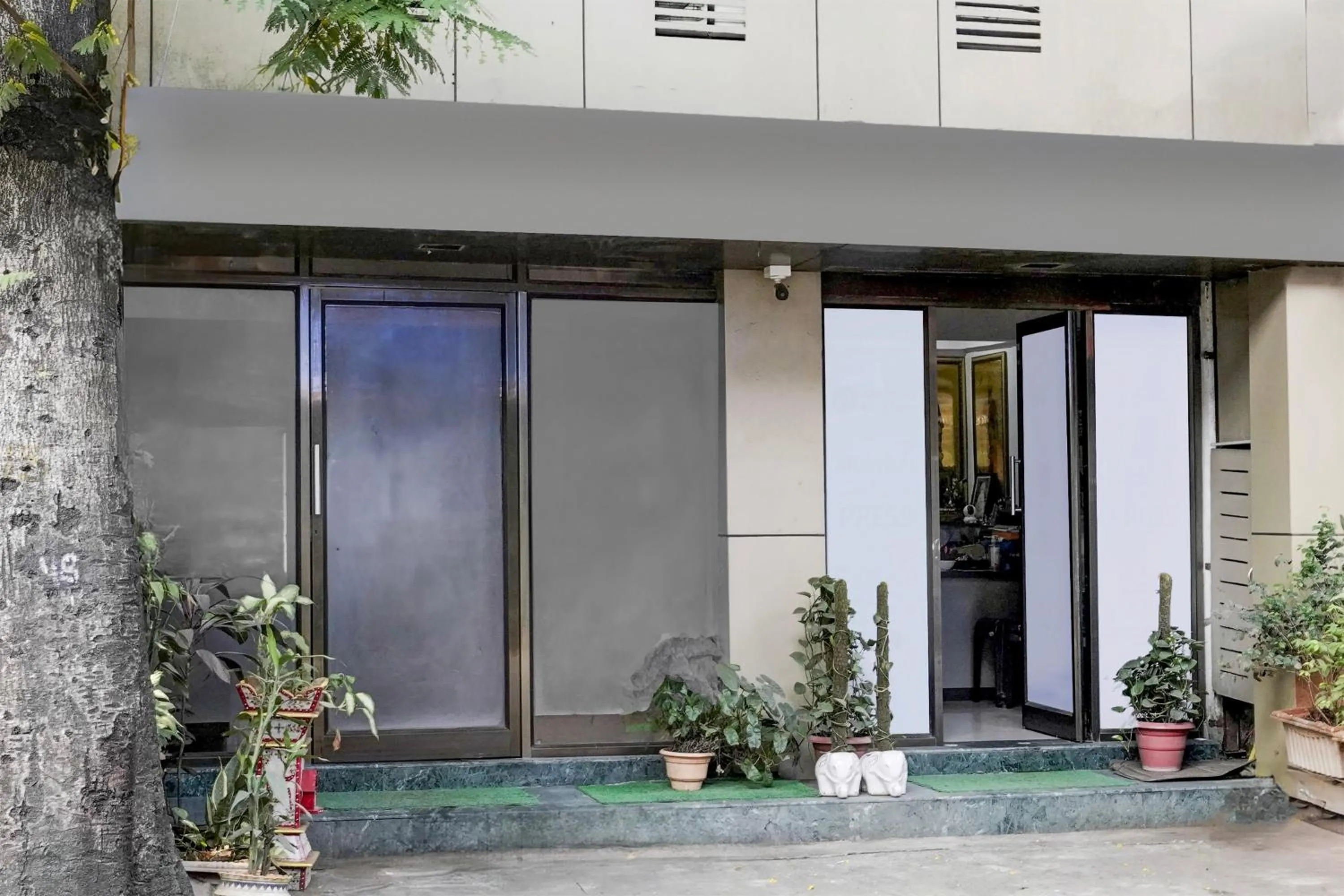 Facade/entrance in Super Hotel O Four Bungalow Formerly Ardaas Residency