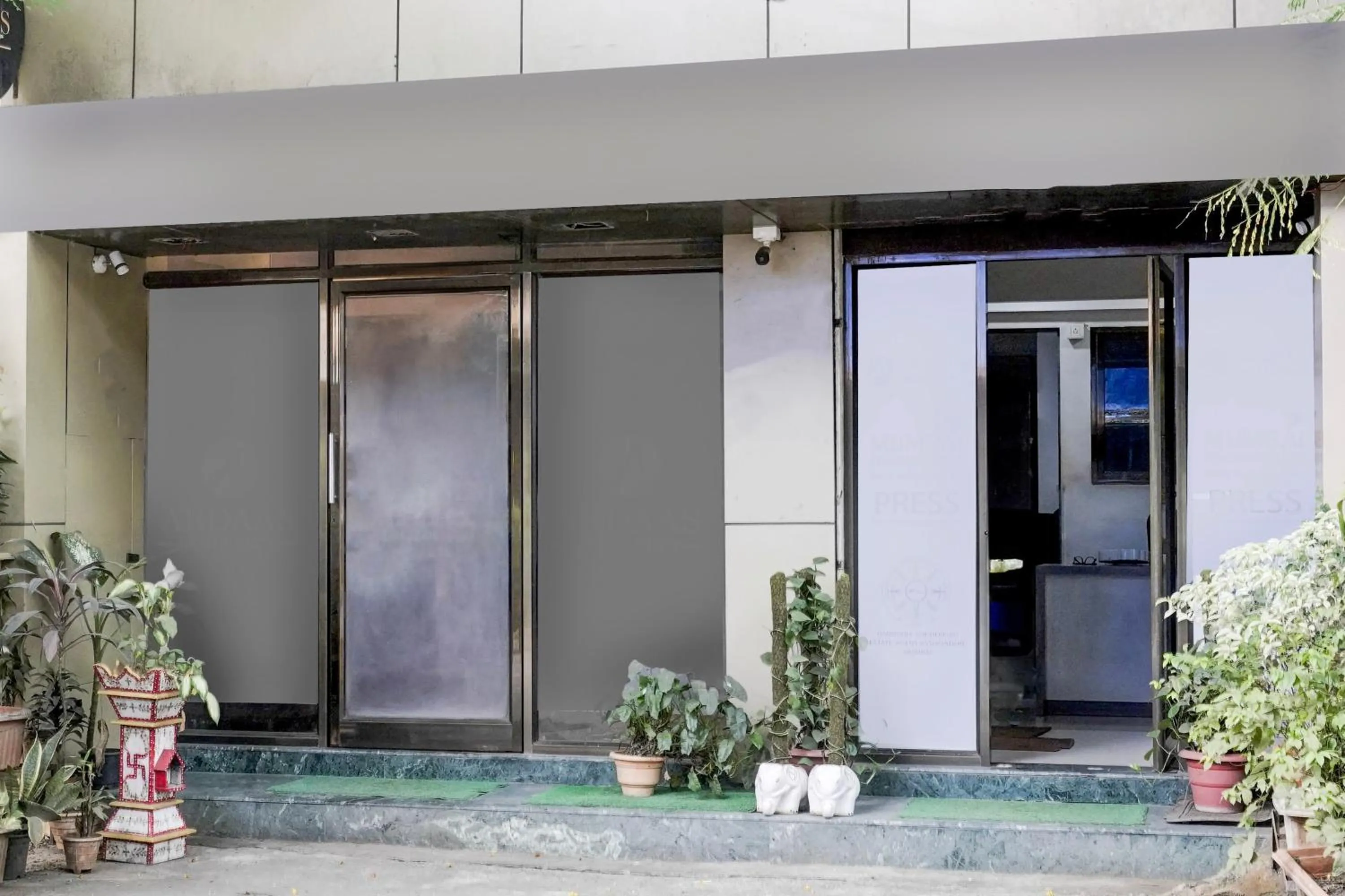 Facade/entrance in Super Hotel O Four Bungalow Formerly Ardaas Residency