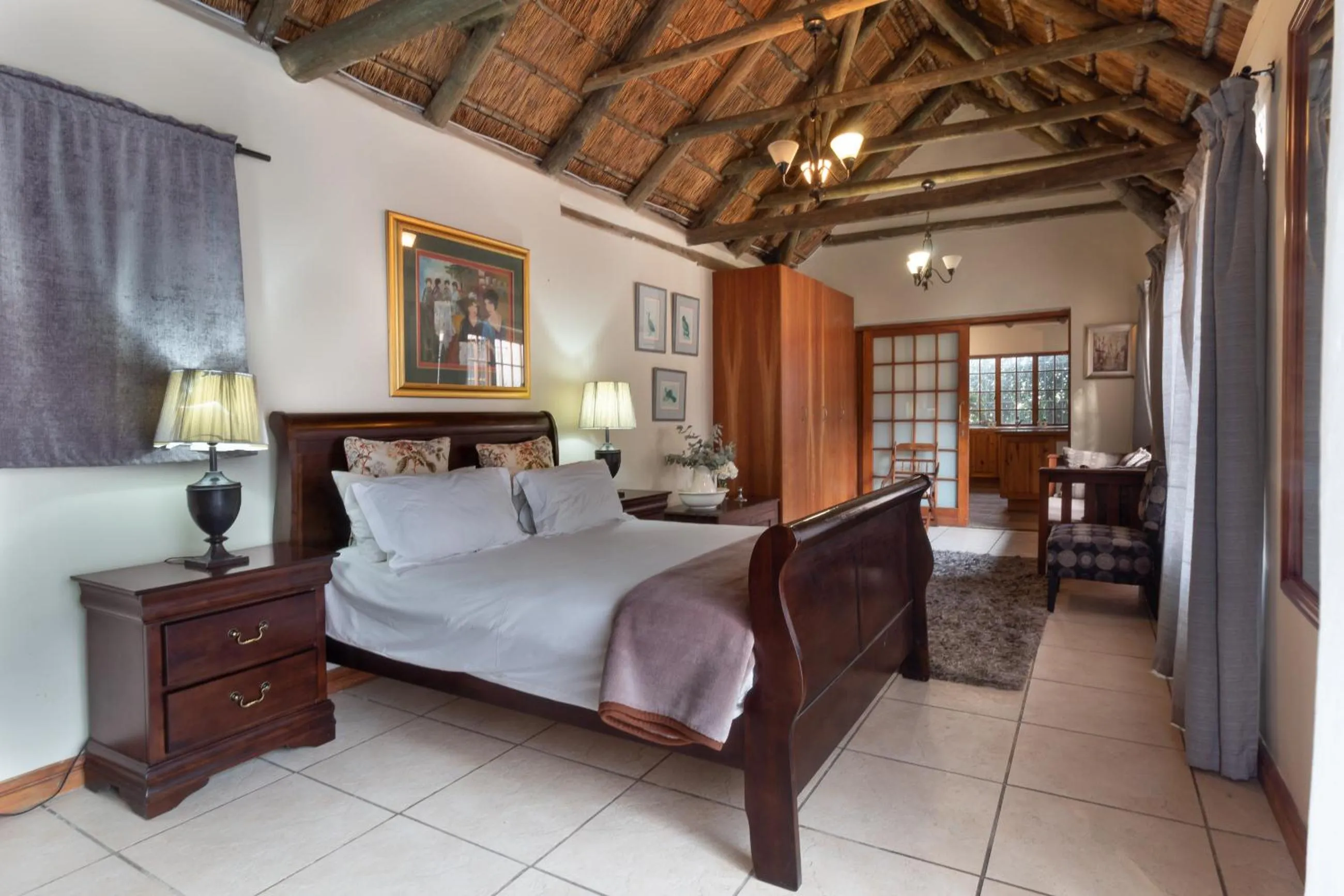 Bedroom, Bed in Mountain Manor