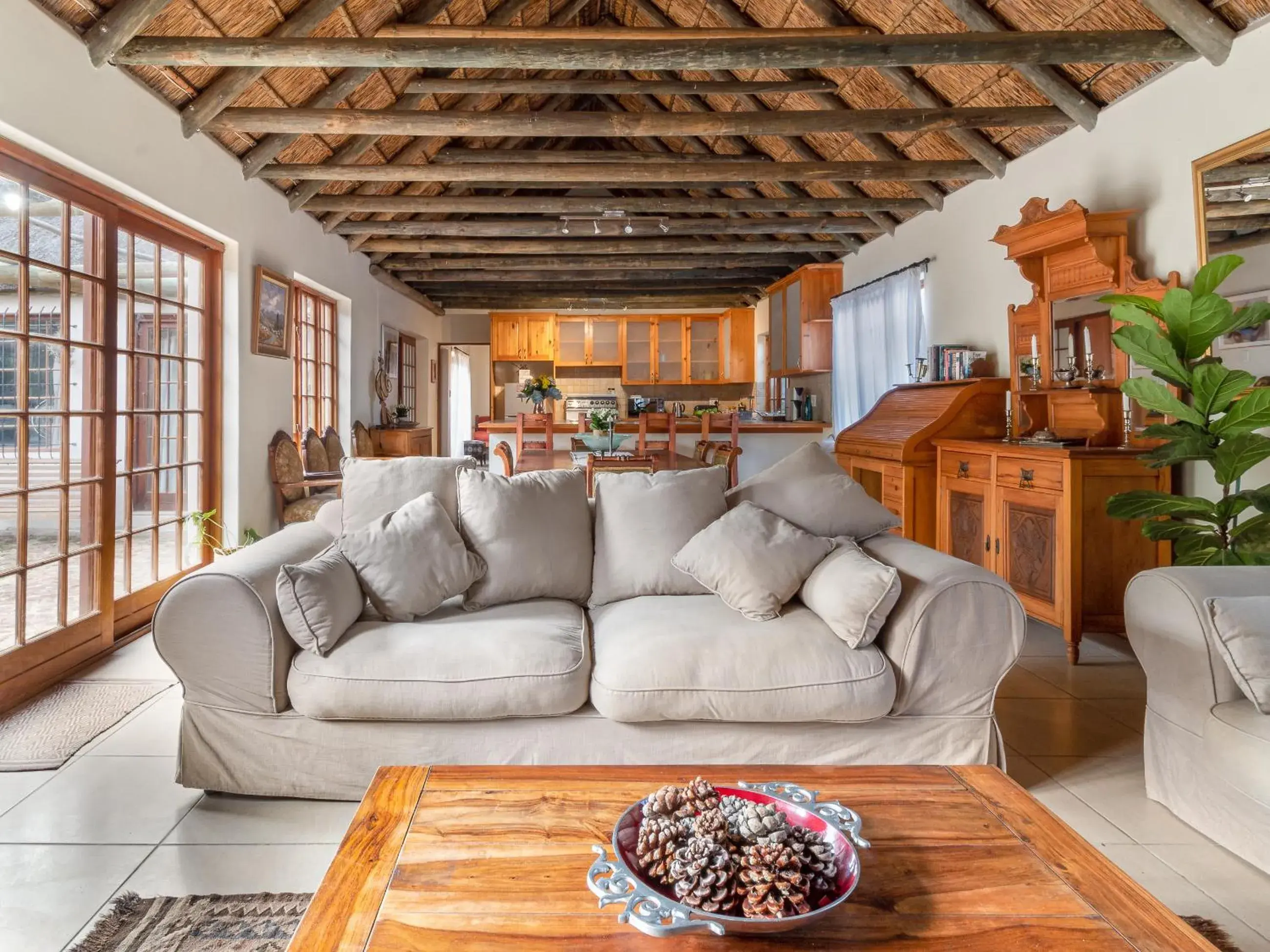 Family Bungalow in Mountain Manor Family Bungalow in Mountain Manor