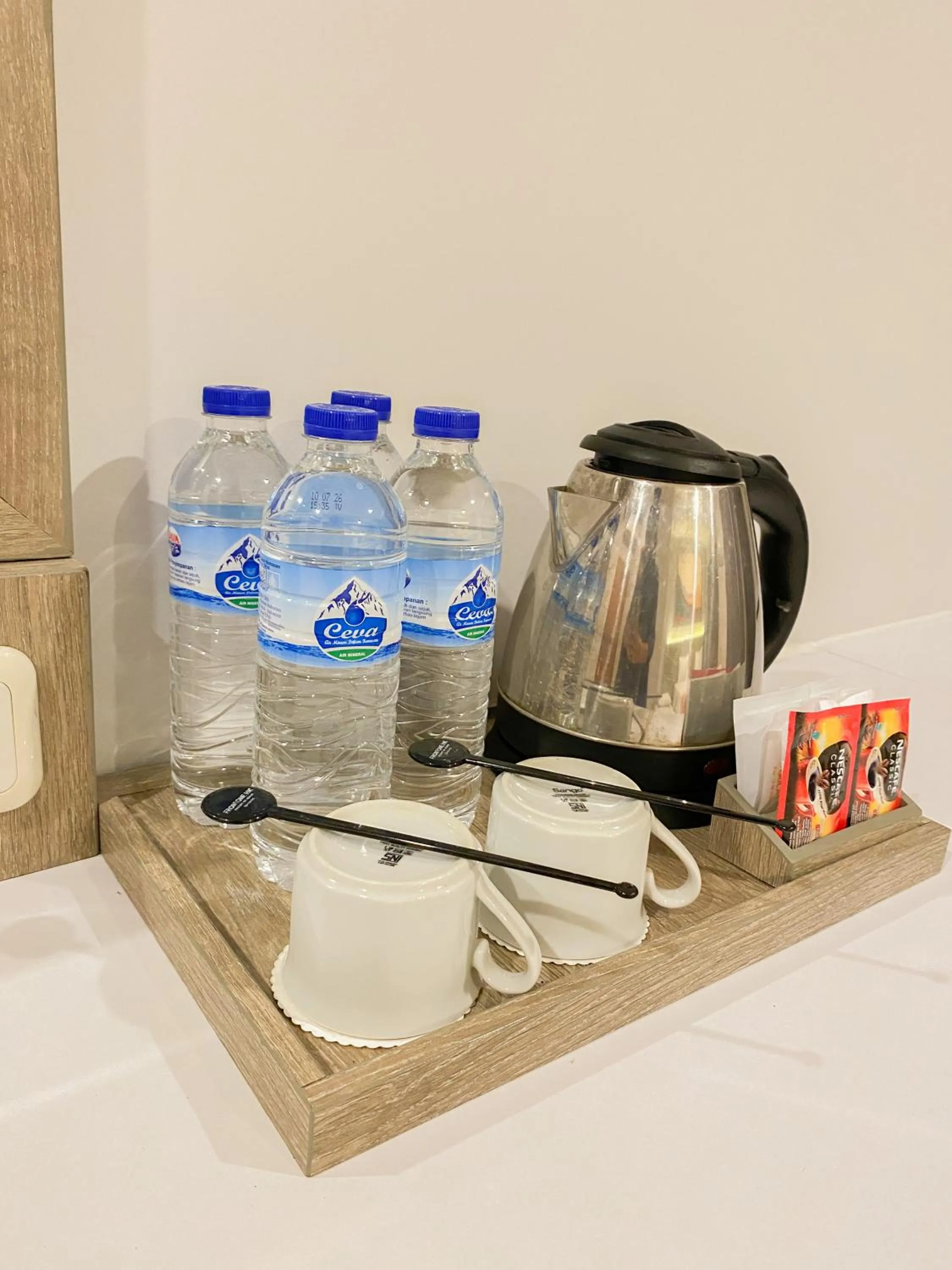 Coffee/tea facilities in Front One HK Resort Simpang Lima