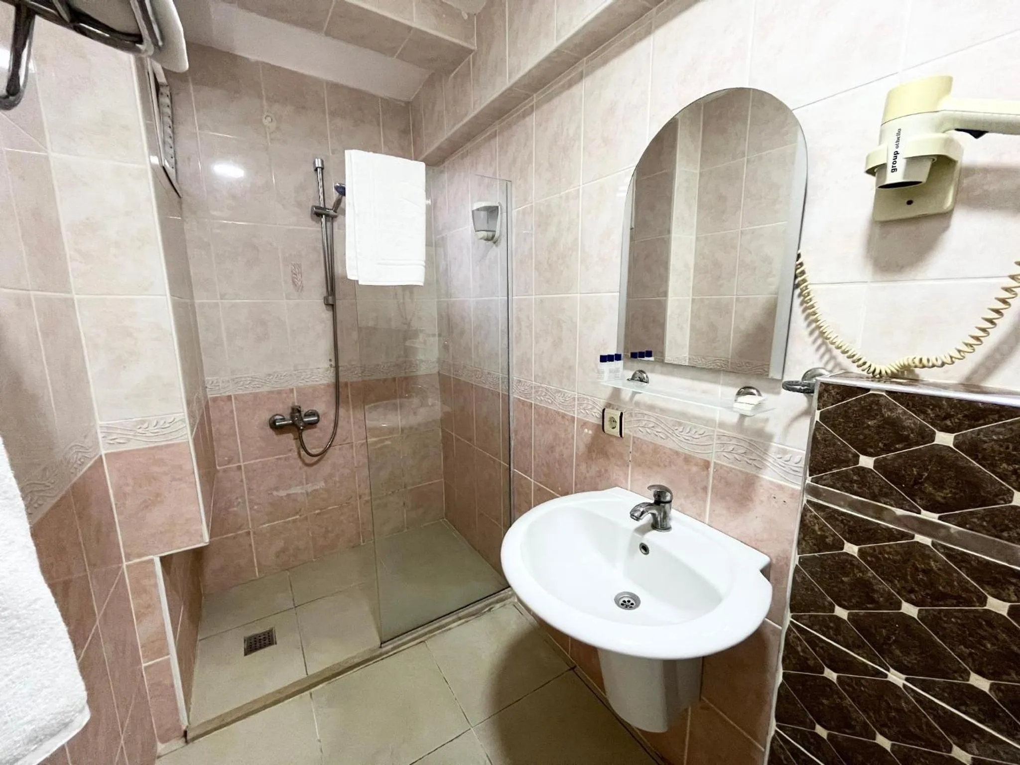 Toilet in Deluxe Ersoy Hotel