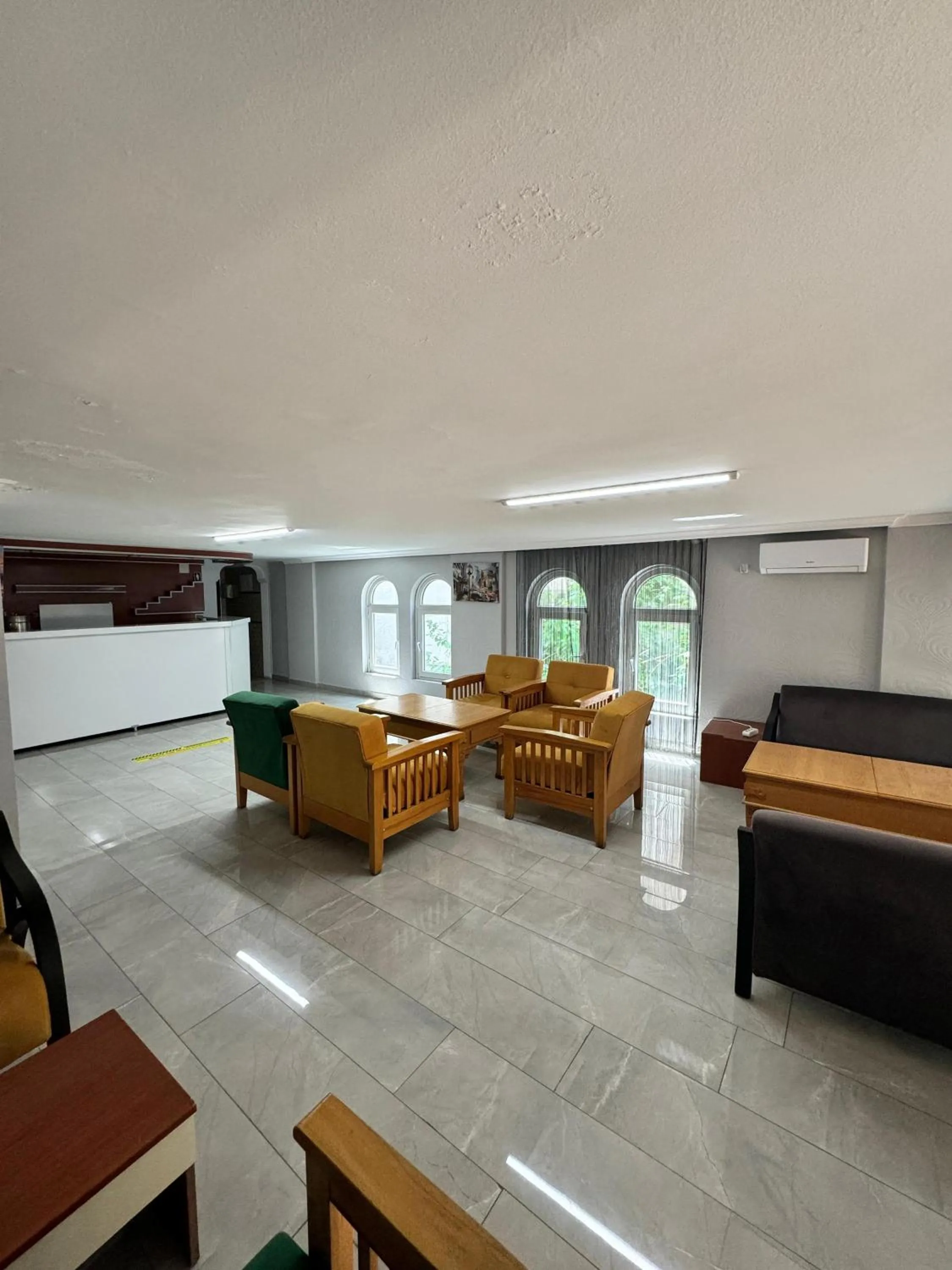 Seating area in Deluxe Ersoy Hotel