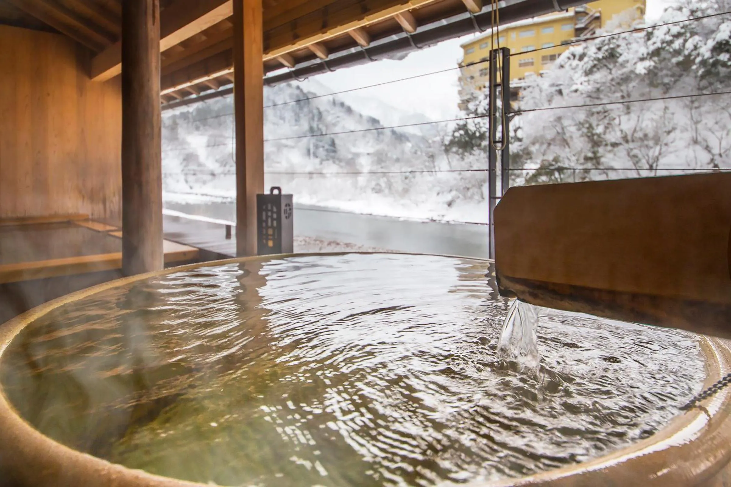 Winter in Kurobe UnazukiOnsen Togen