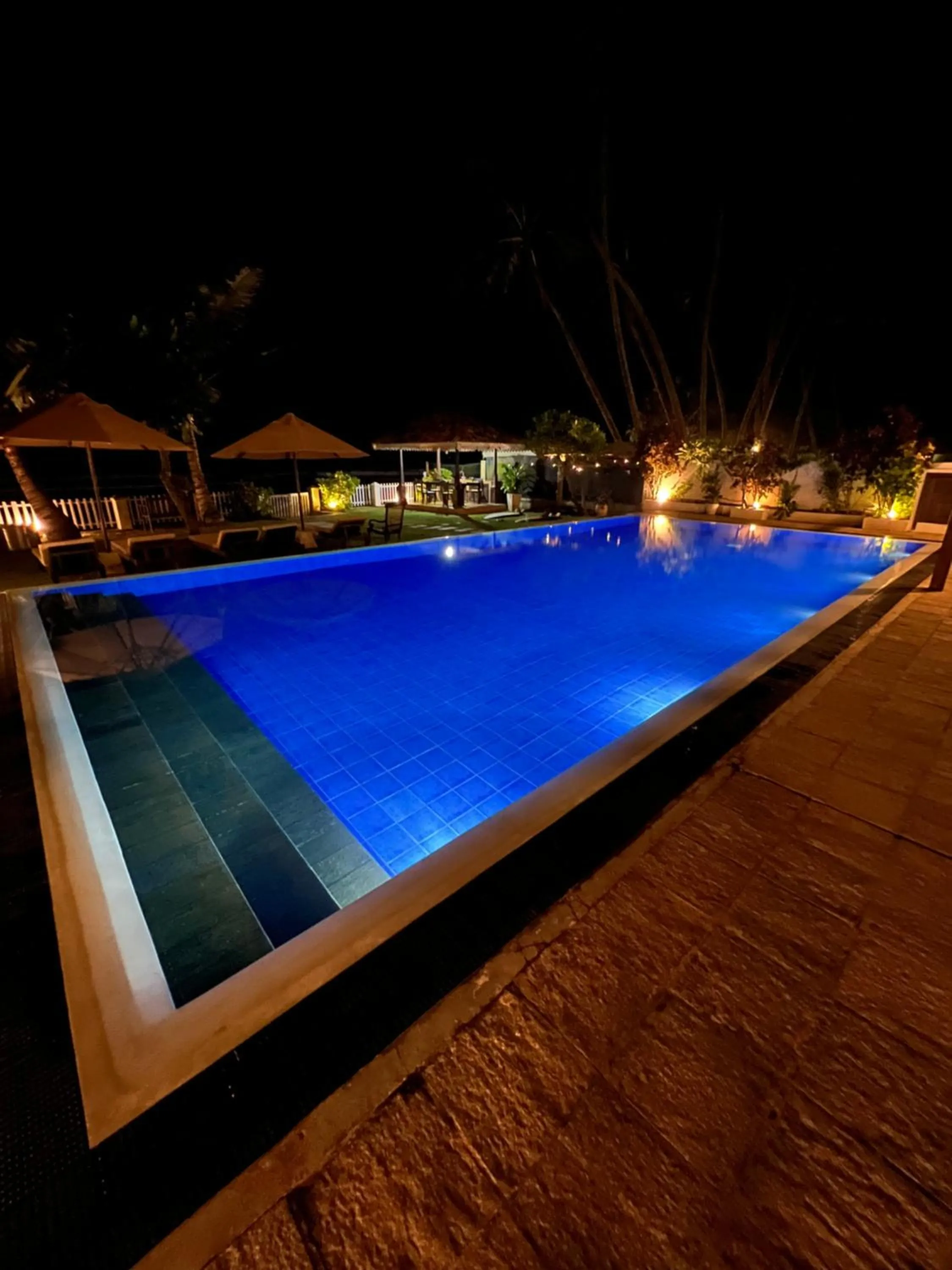 Night in Surf Station