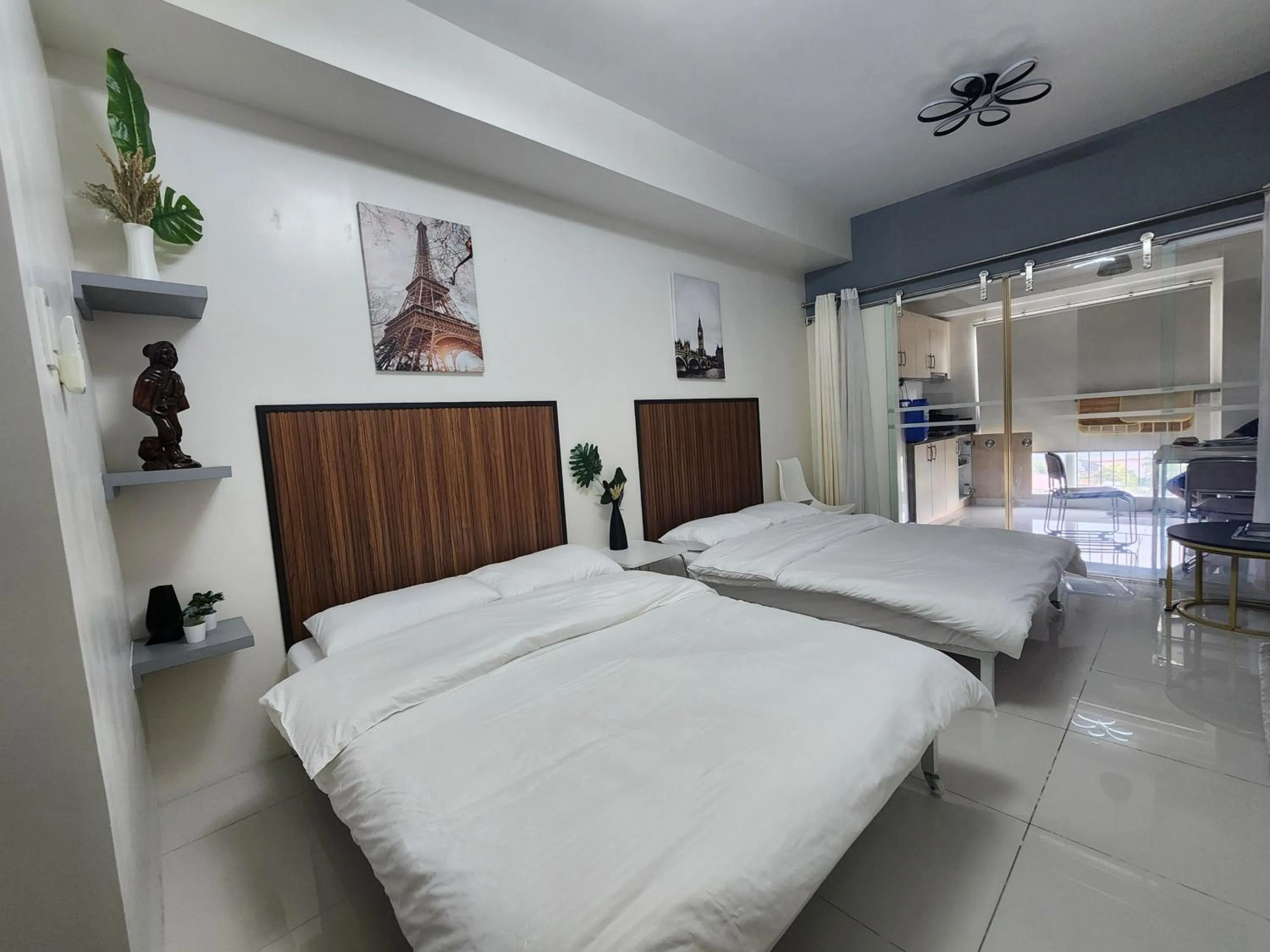 Photo of the whole room, Bed in Relaxing Stay Tagaytay