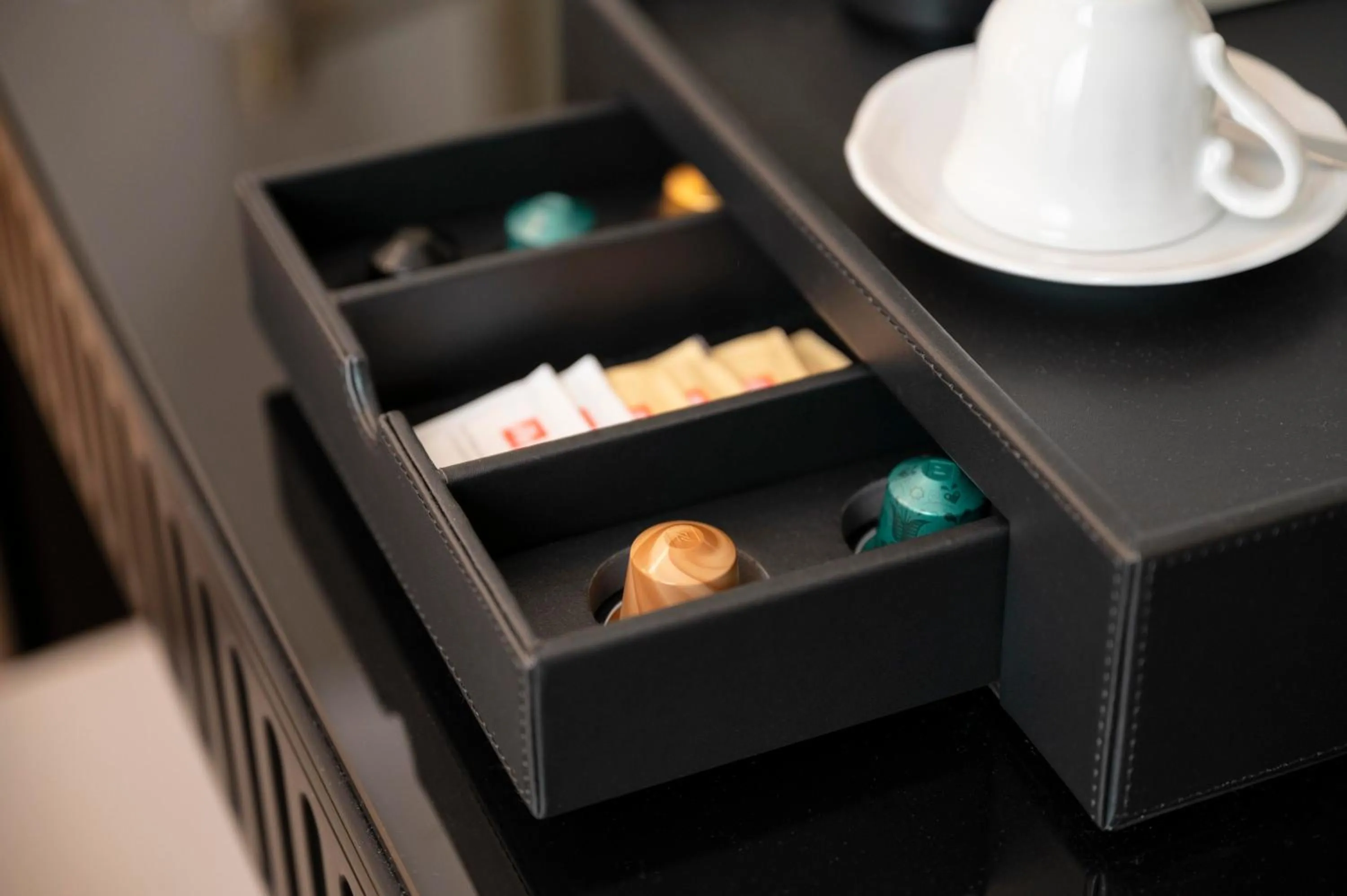 Coffee/tea facilities in Je Rome Hotel