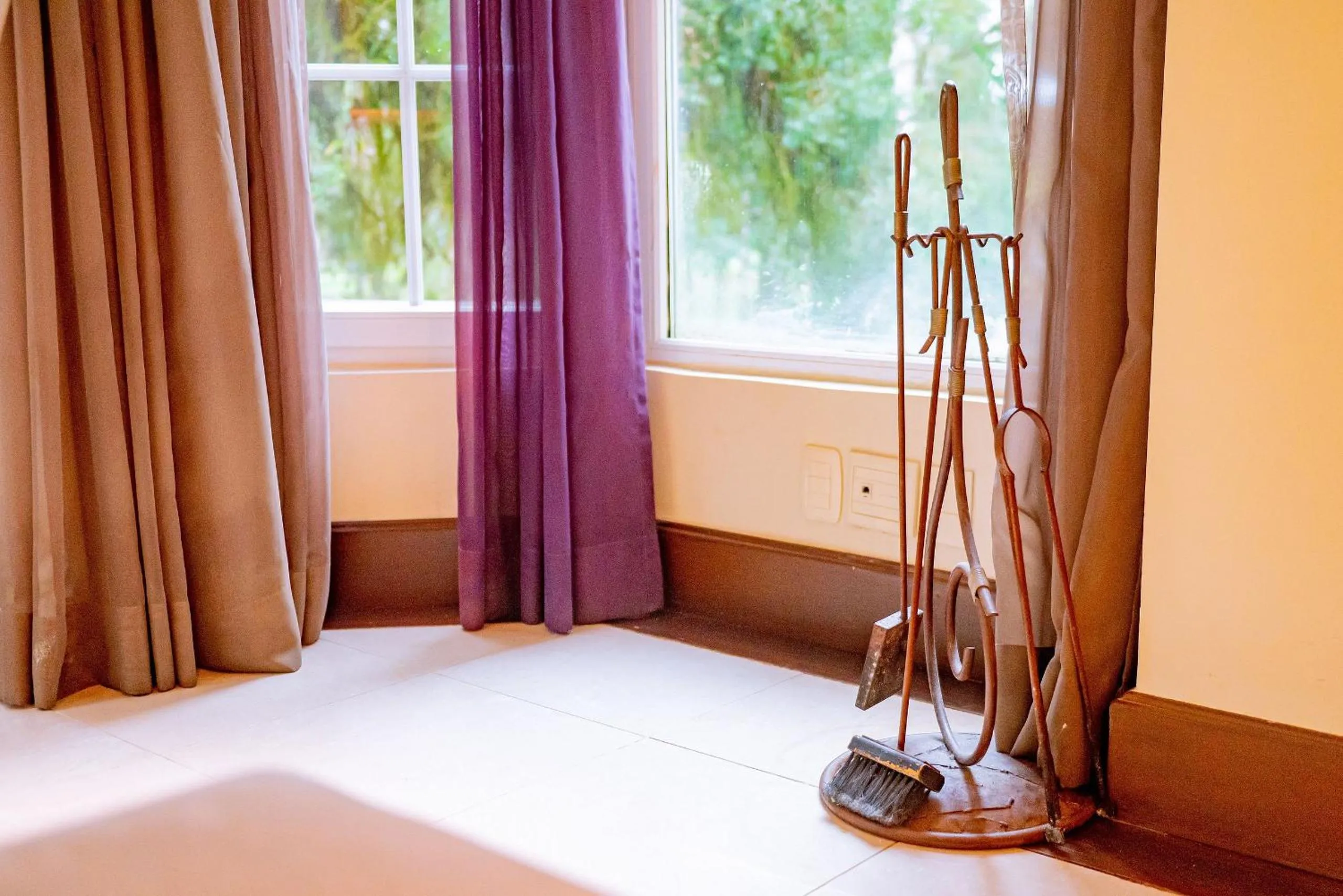 Seating area, Bed in Suíte Laje de Pedra Mountain Village