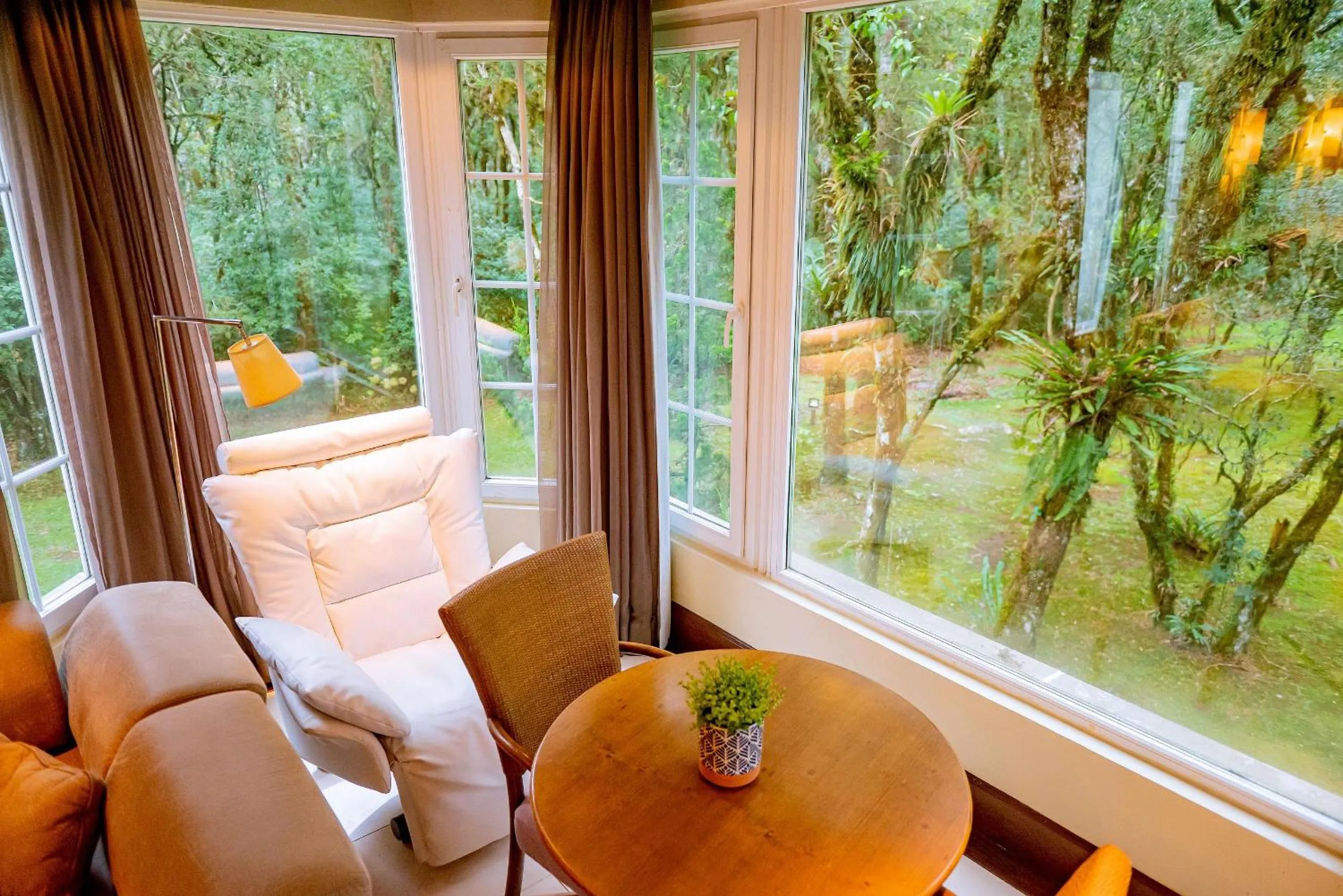 Garden view in Suíte Laje de Pedra Mountain Village