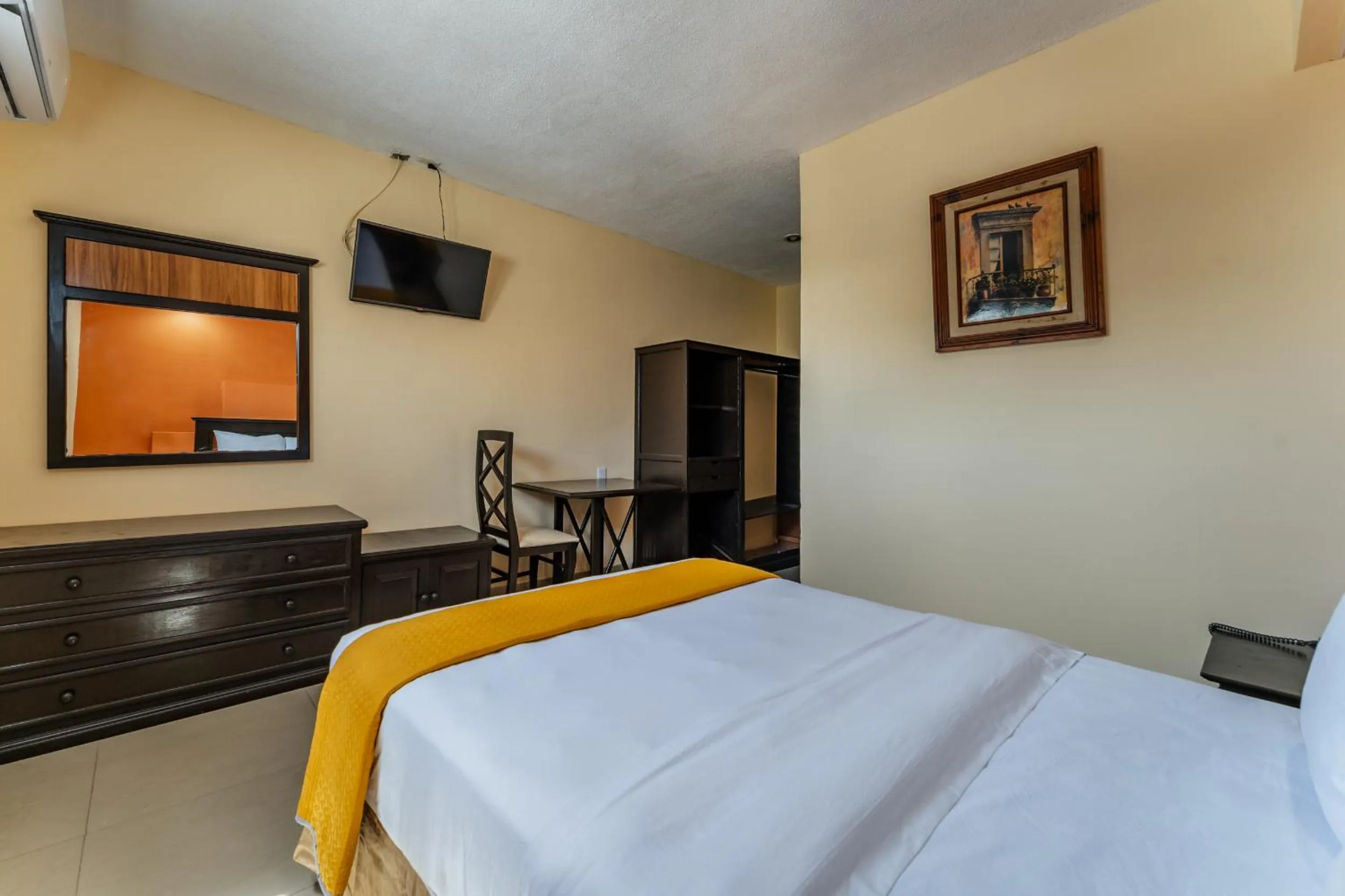 Bed in Hotel Plaza Mirador, Ciudad del Carmen