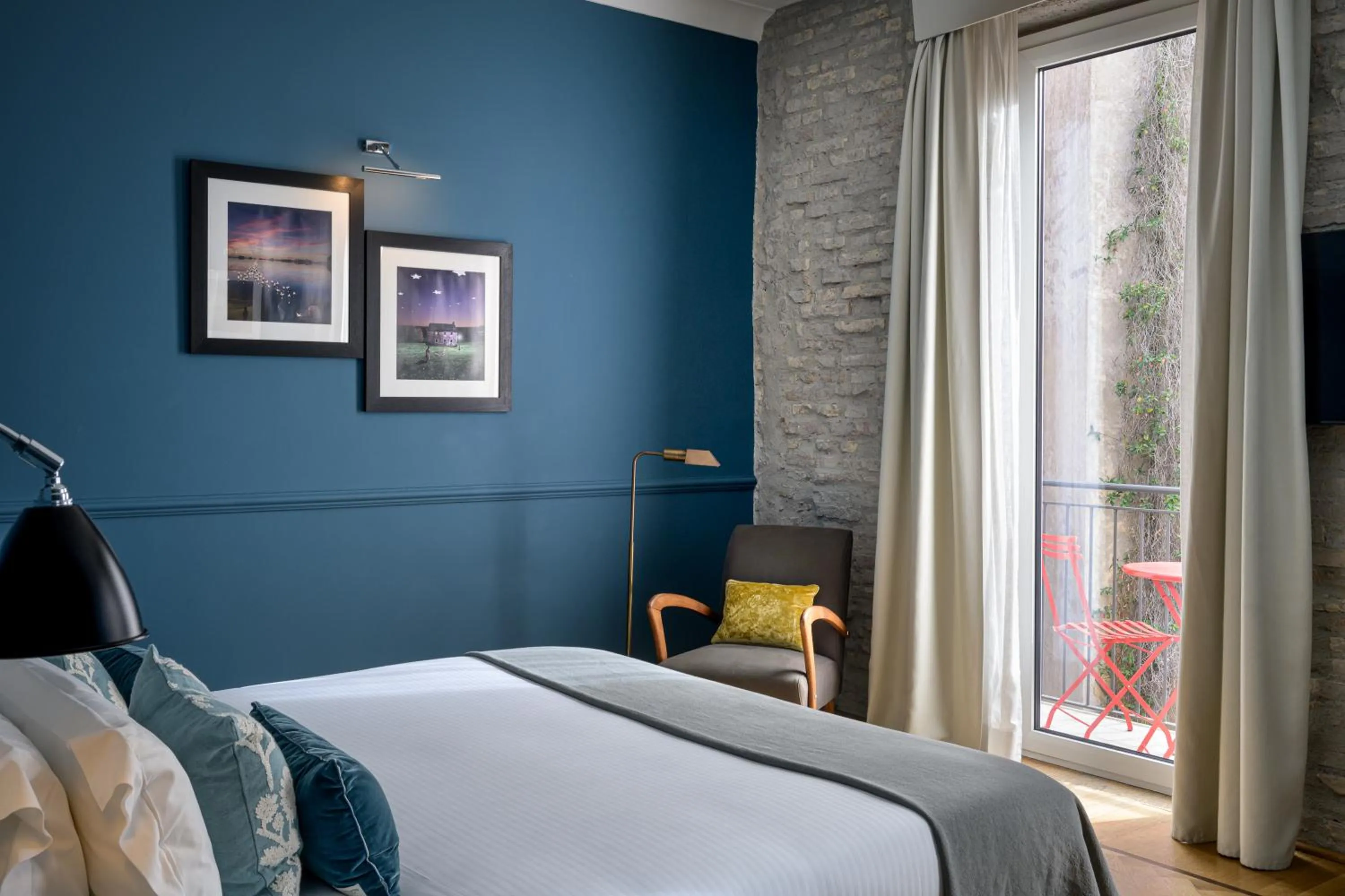 Bed in The Fifteen Keys Hotel