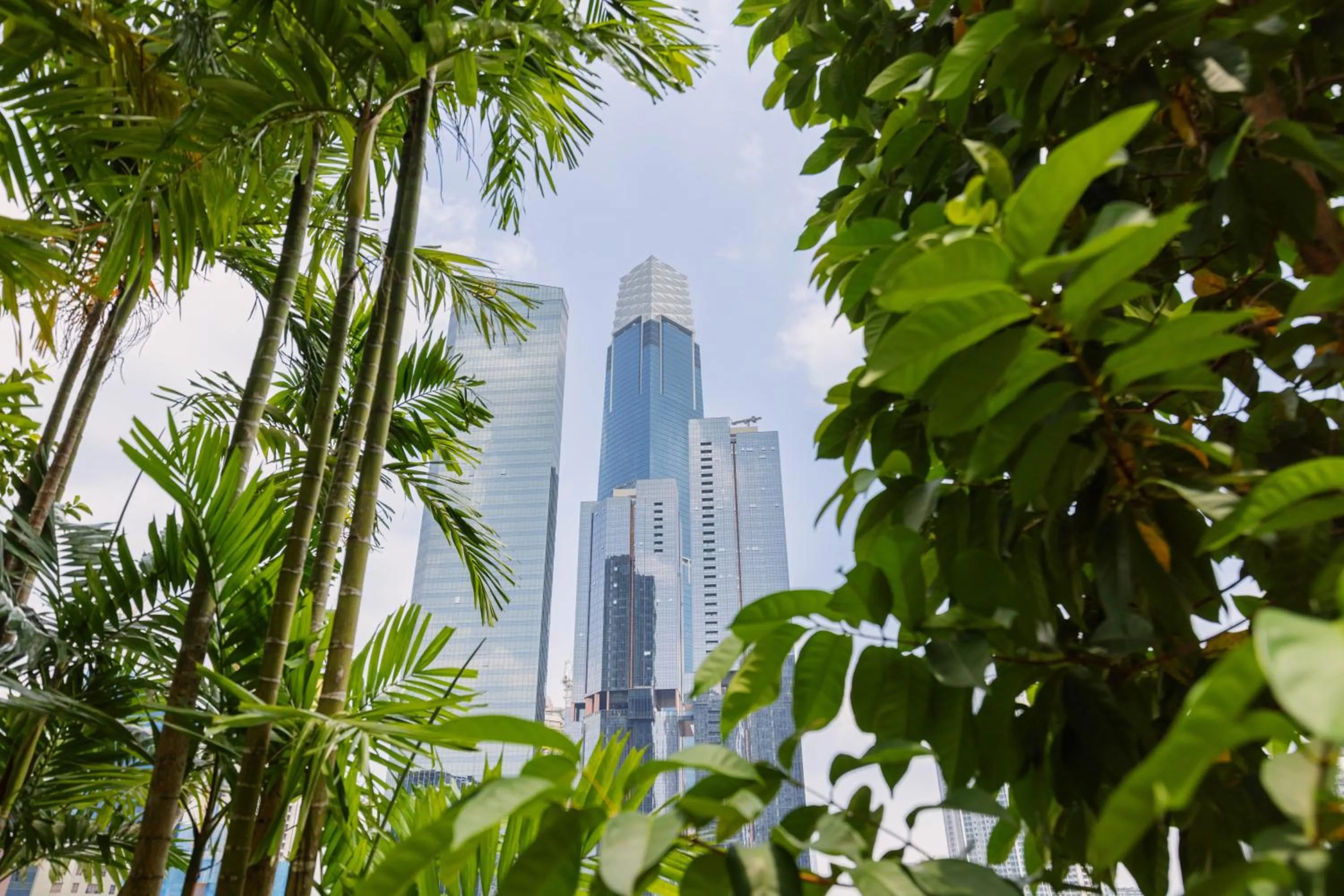 Garden in NaiBnB in Agile Bukit Bintang - 5 mins walk to TRX