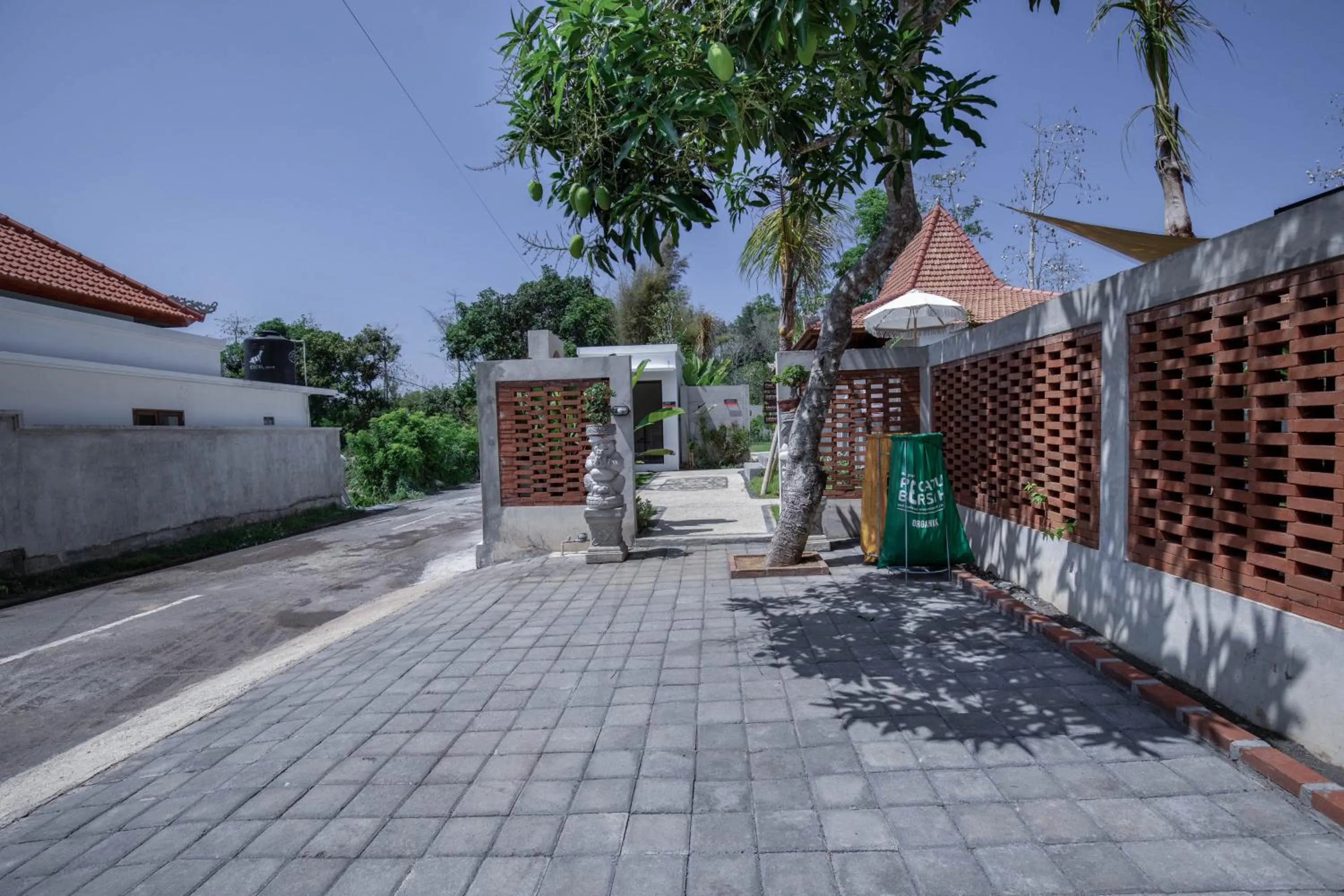 Day in Bale Taru Pecatu