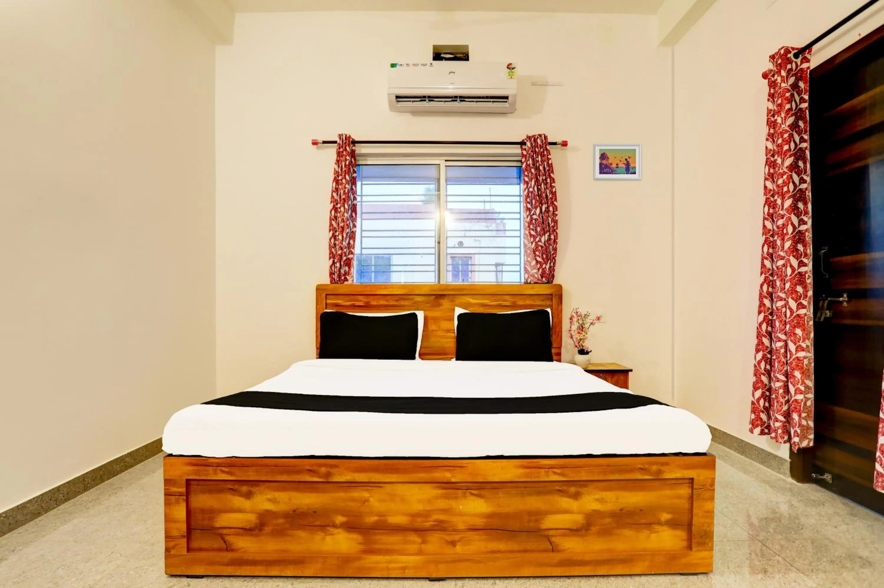 Bedroom, Bed in Hotel O Ayendri Premium Guest House