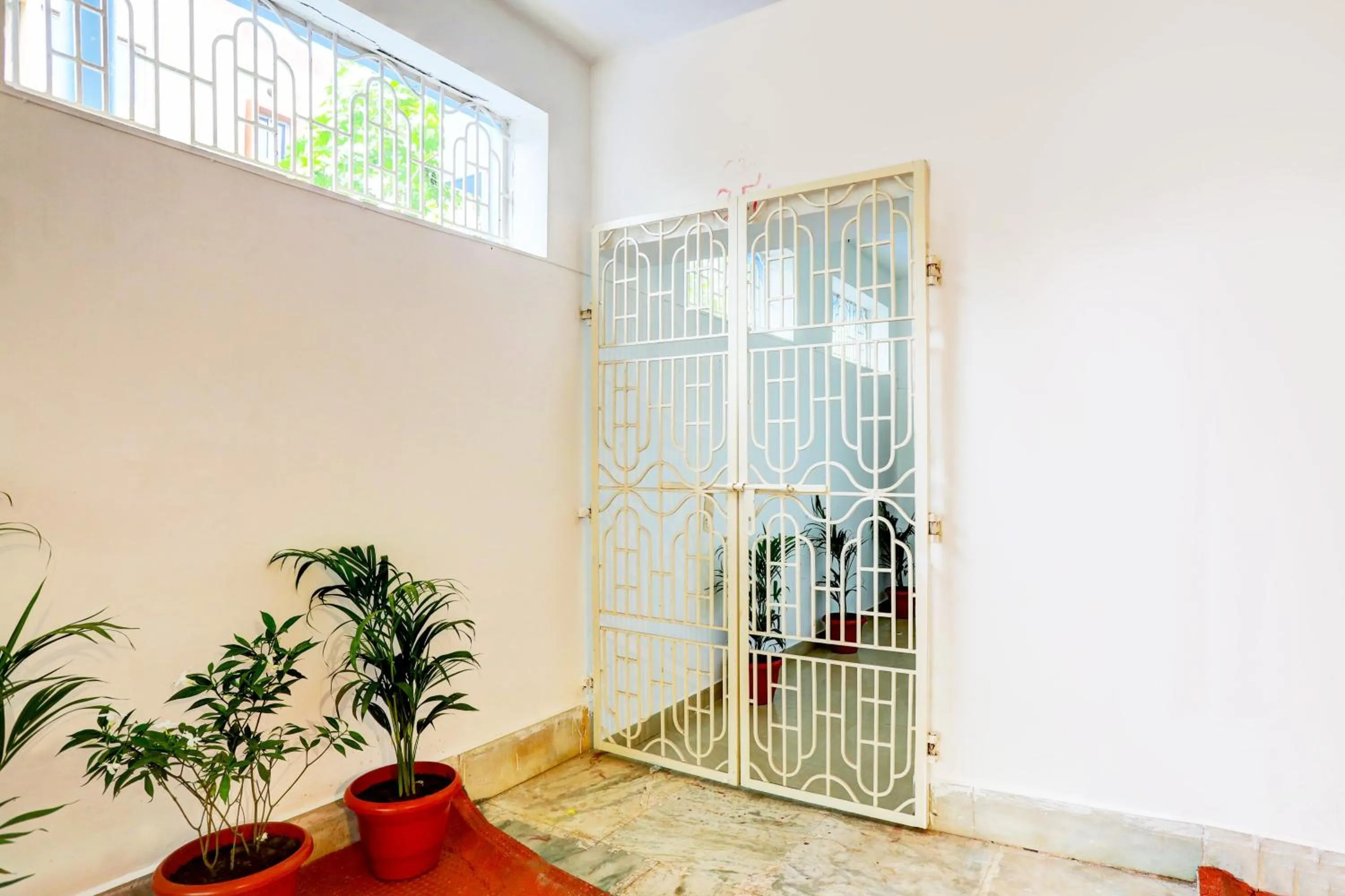 Facade/entrance in Hotel O Ayendri Premium Guest House