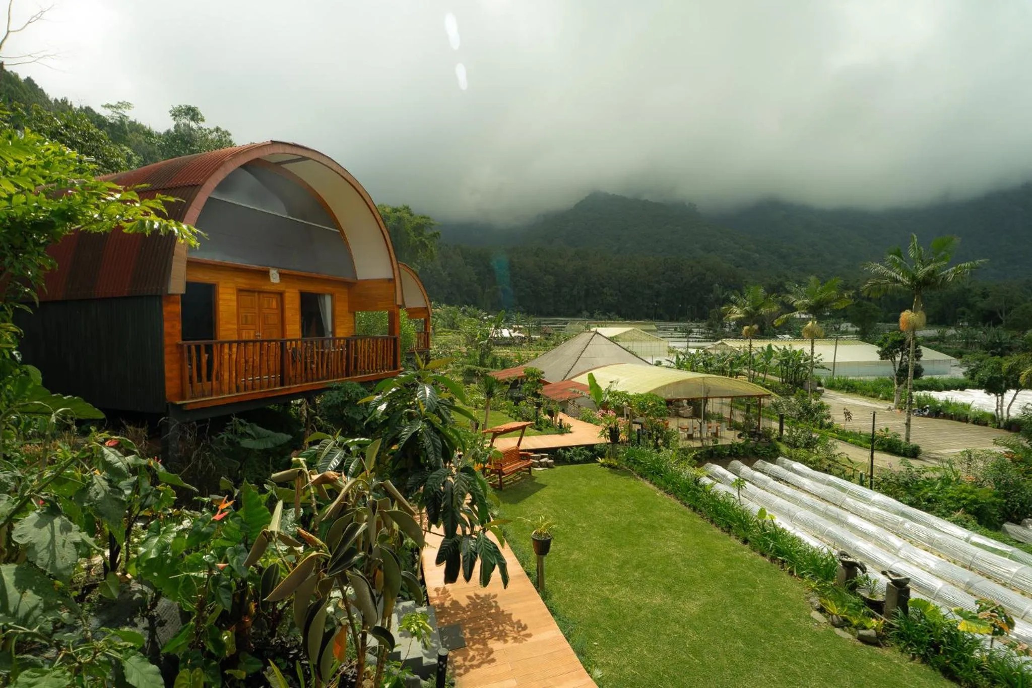 Property building in Pondanu Living