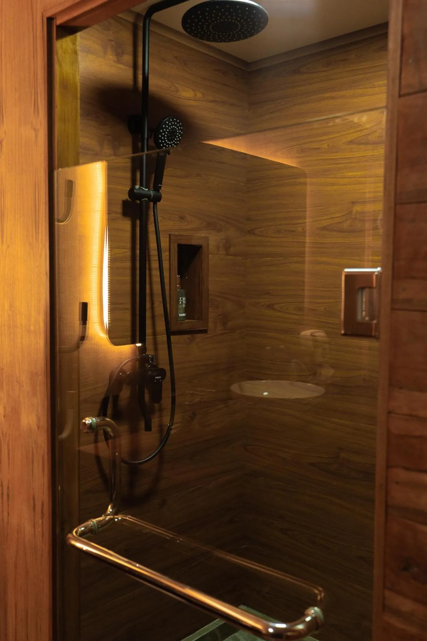 Shower in Pondanu Living