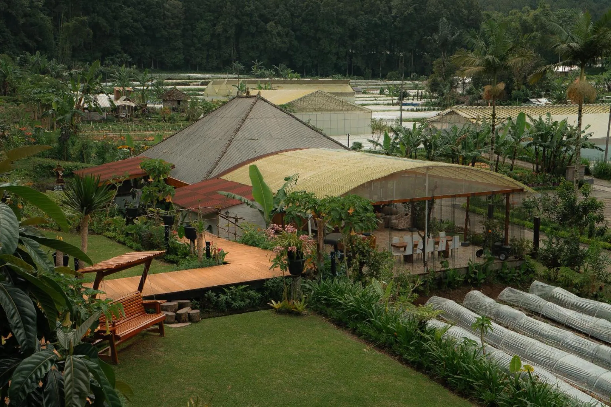 Property building in Pondanu Living