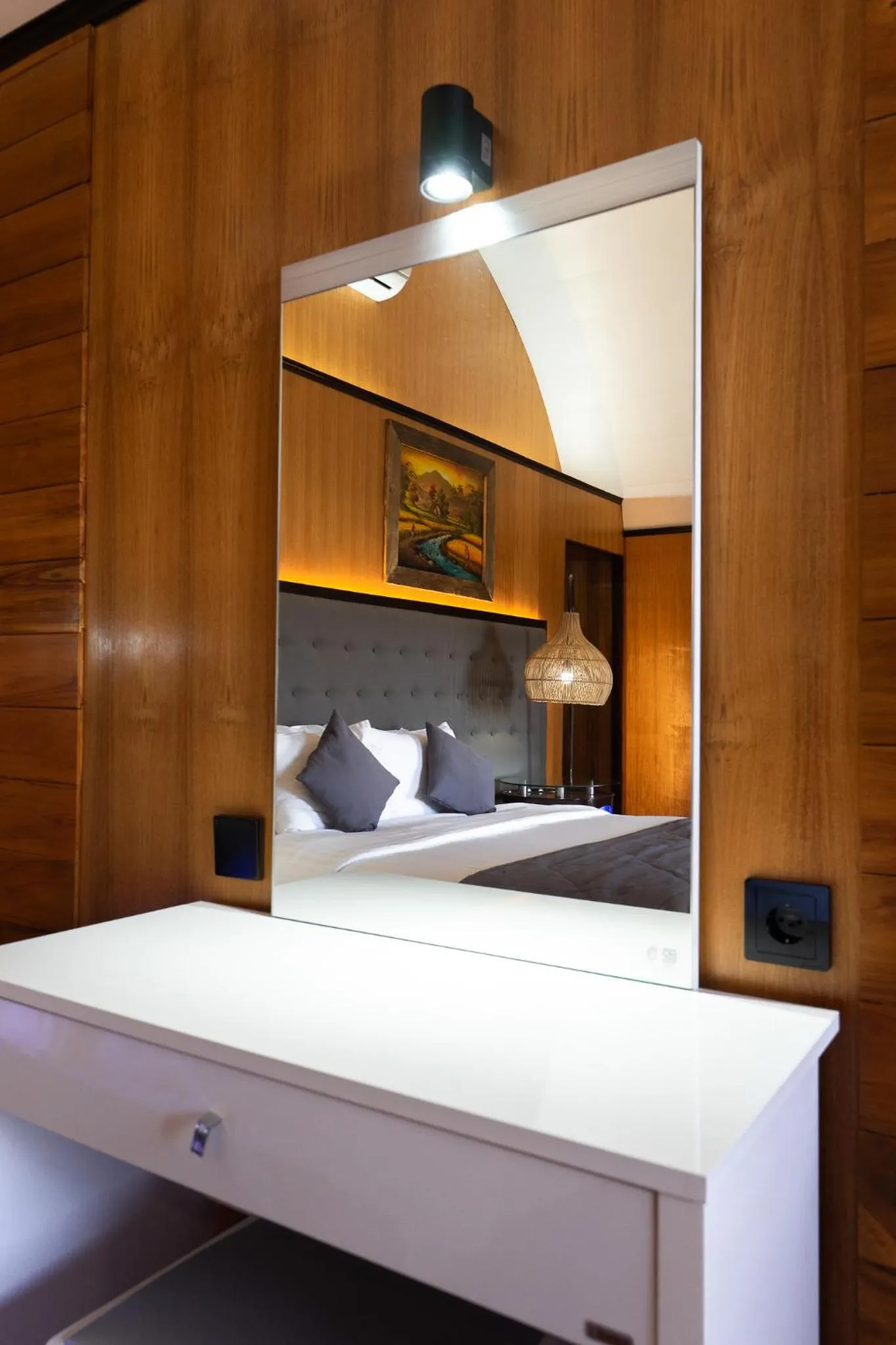 Bed in Pondanu Living