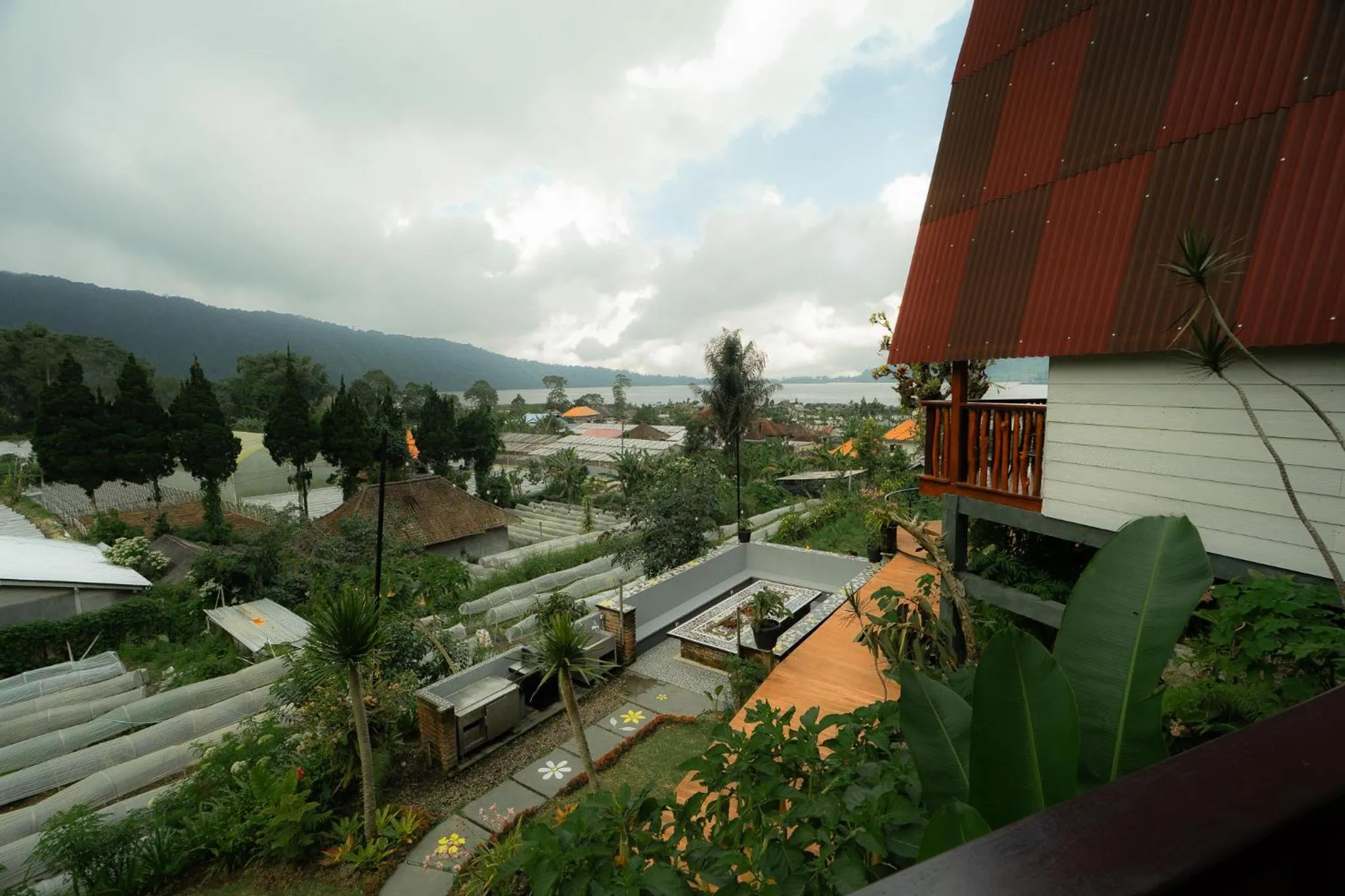 Property building in Pondanu Living