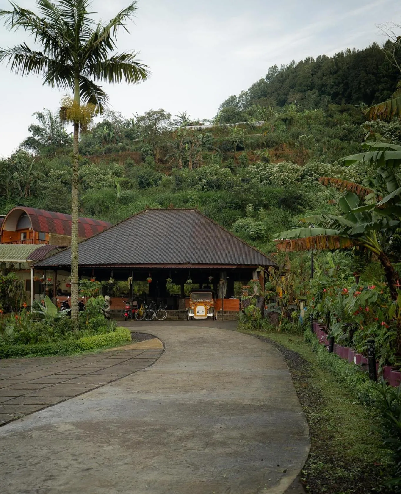 Property building in Pondanu Living