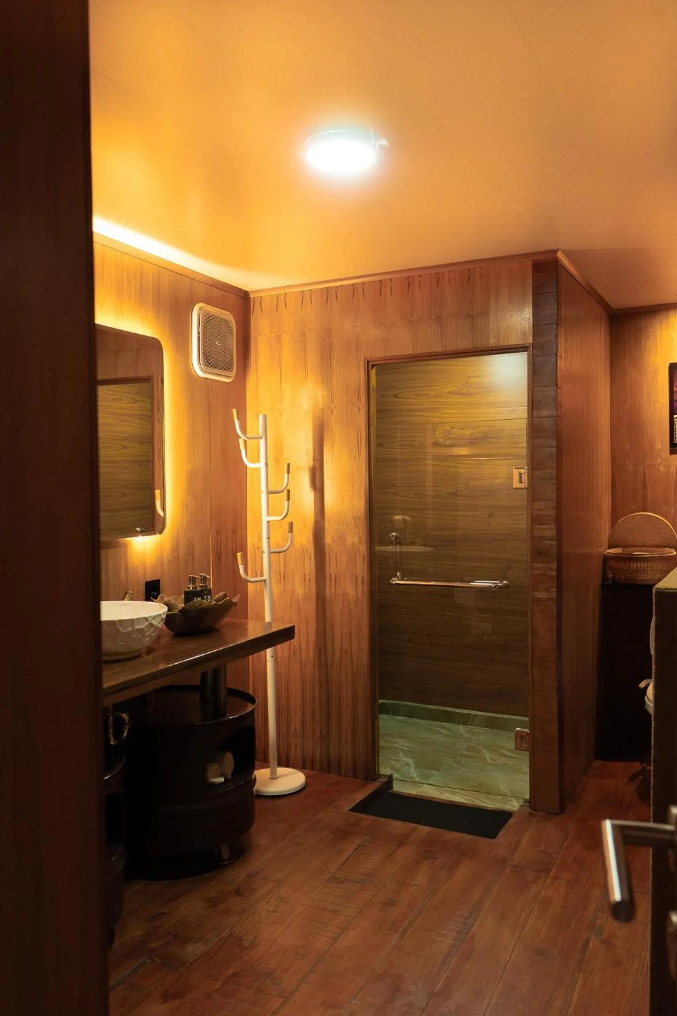 Shower in Pondanu Living