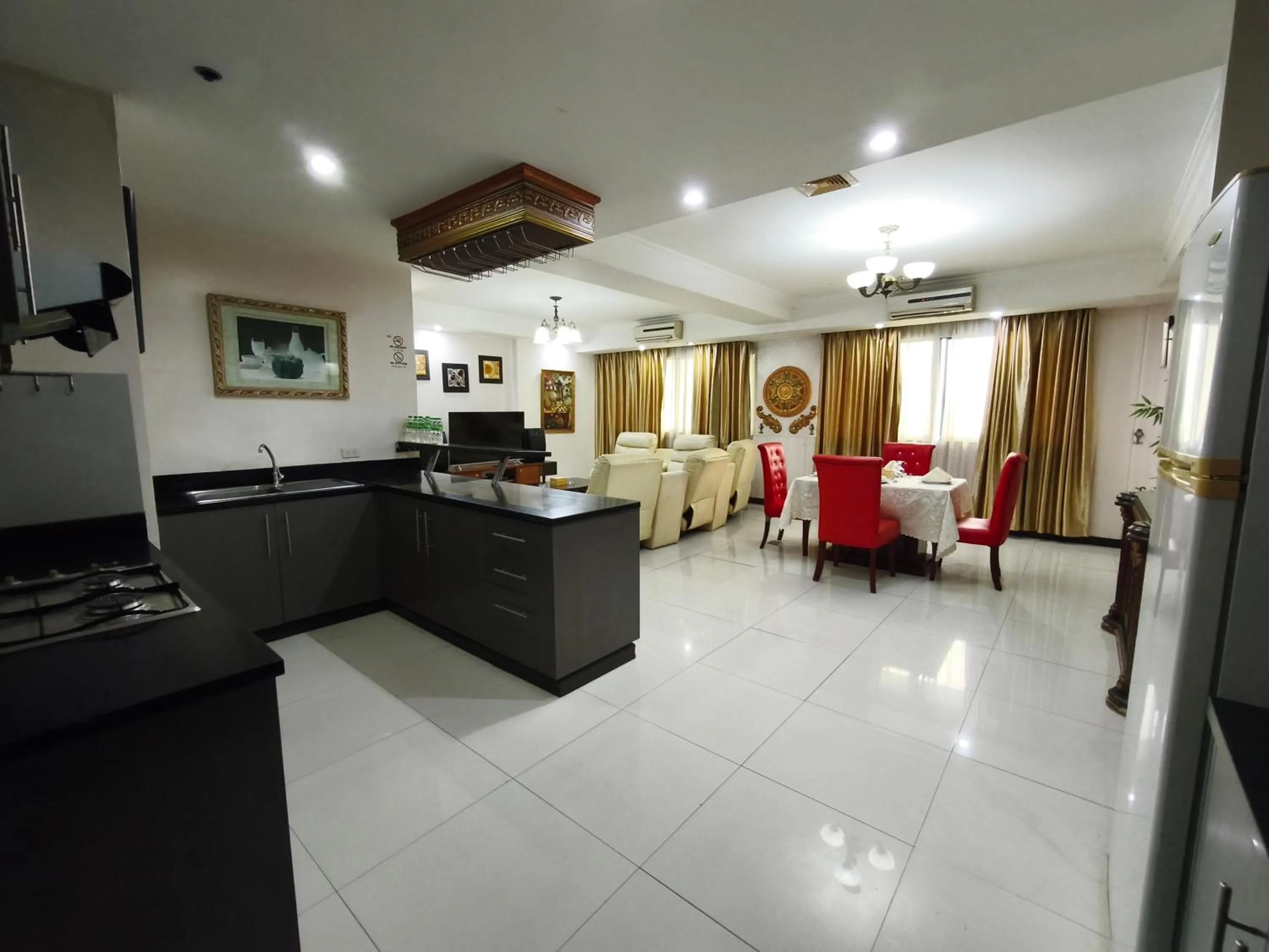 Living room in Lido De Paris Hotel