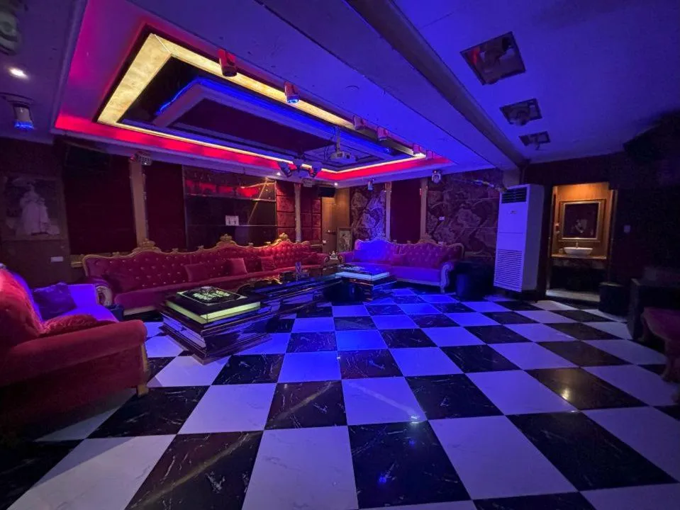 Lounge or bar in Lido De Paris Hotel