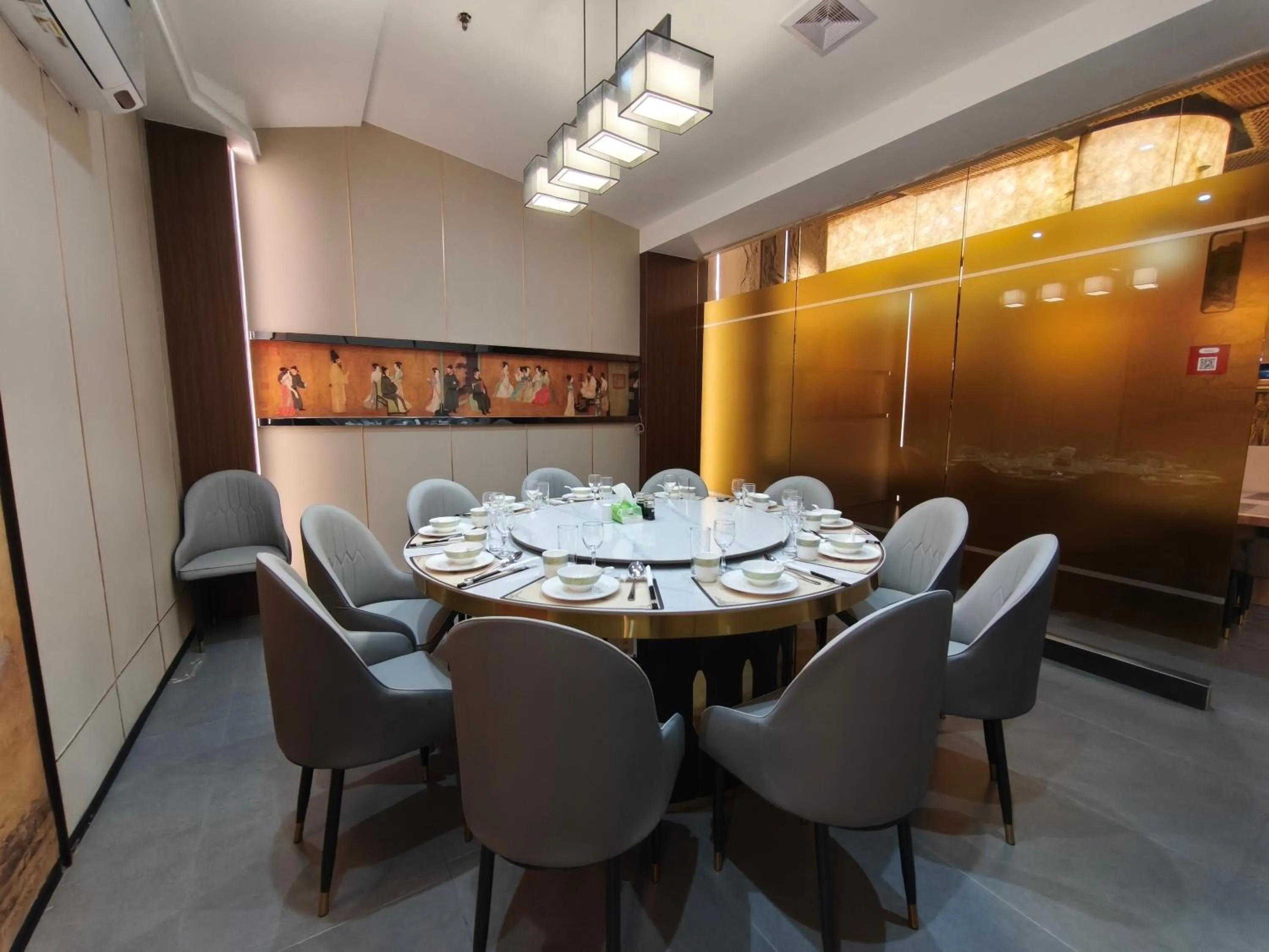 Restaurant/places to eat in Lido De Paris Hotel