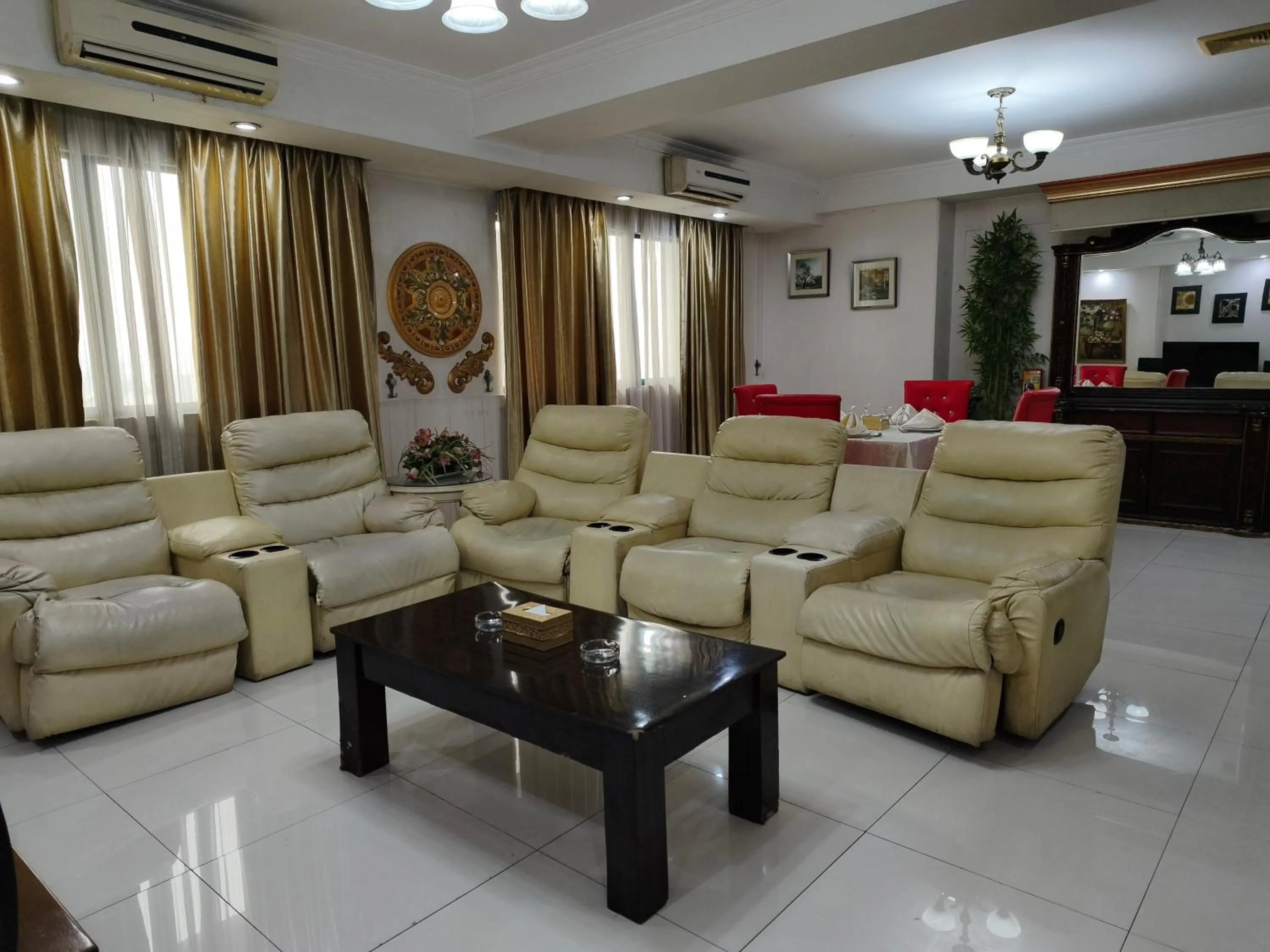 Living room in Lido De Paris Hotel