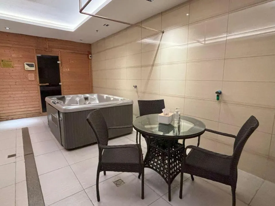 Hot Spring Bath in Lido De Paris Hotel