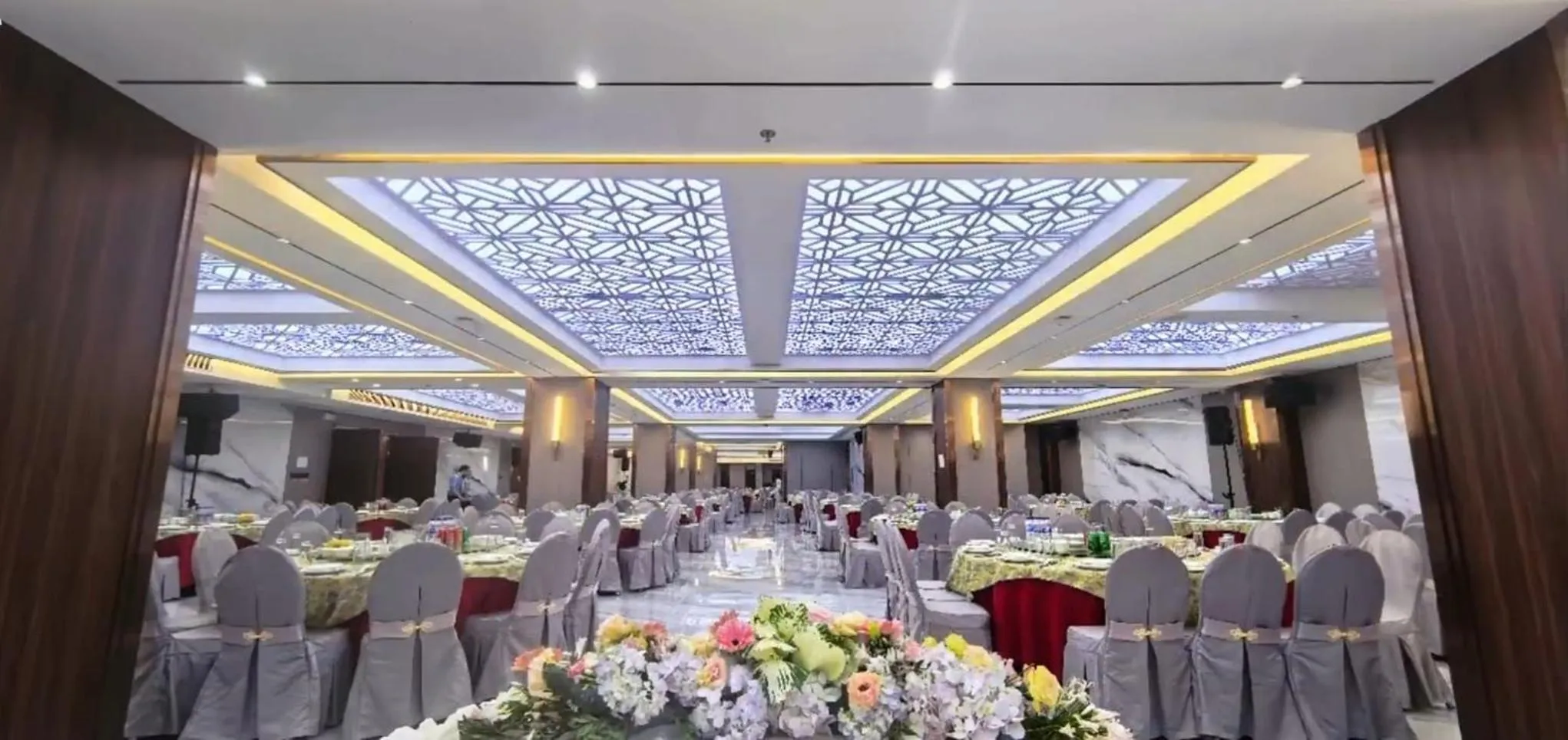 Restaurant/places to eat in Lido De Paris Hotel