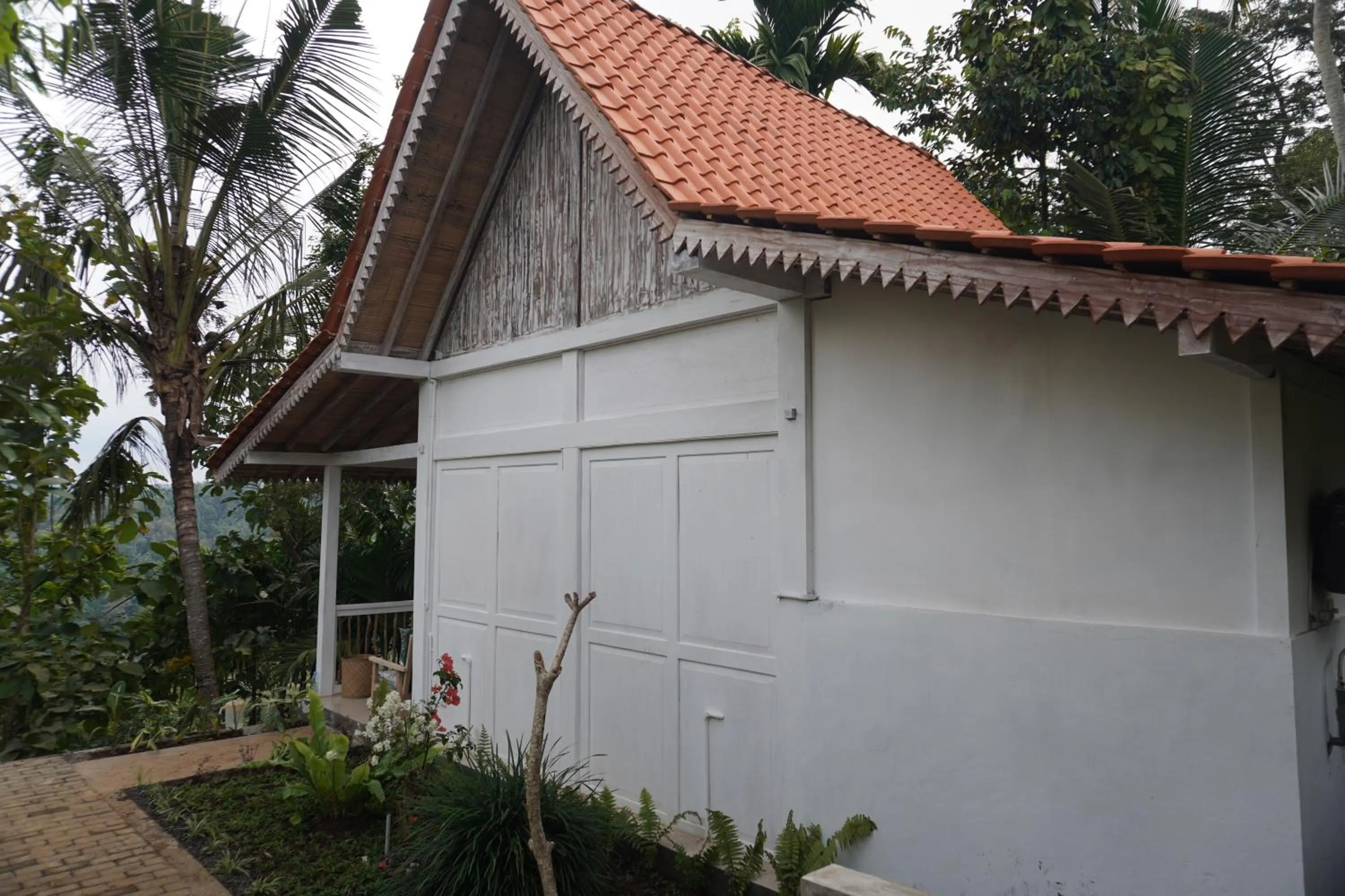 Property building in Purwa Ijen