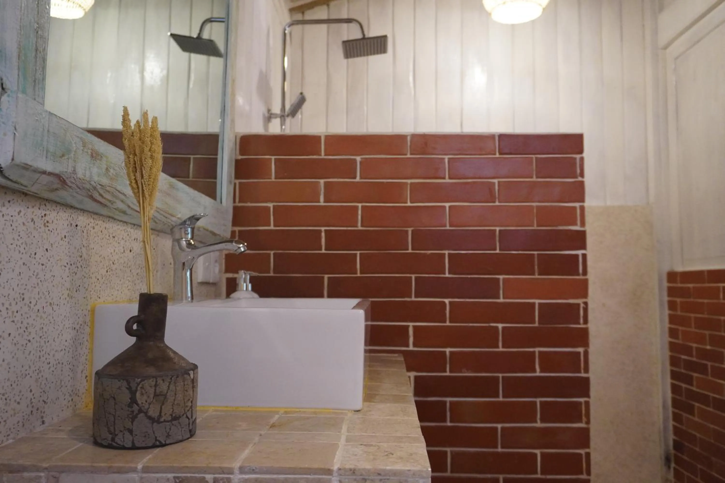 Shower in Purwa Ijen