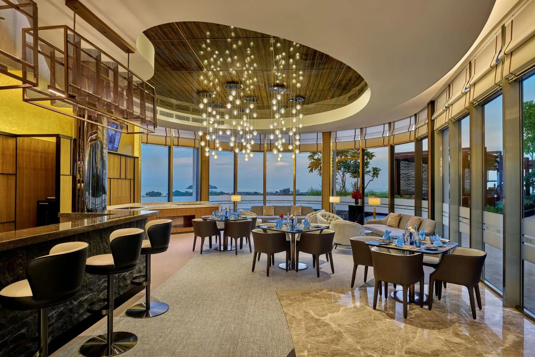 Restaurant/places to eat in Birkin International Hotel