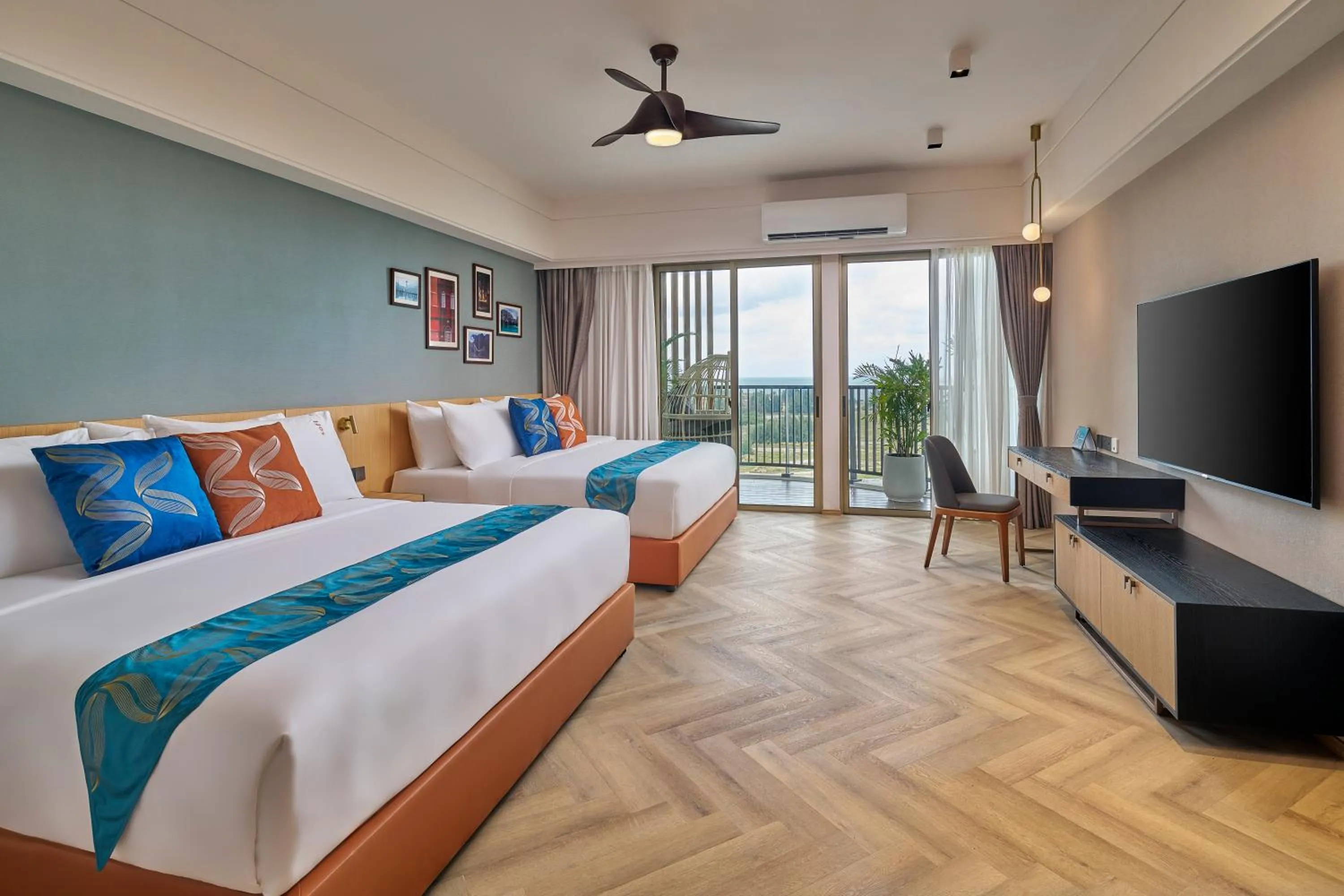 Bedroom, Bed in Birkin International Hotel