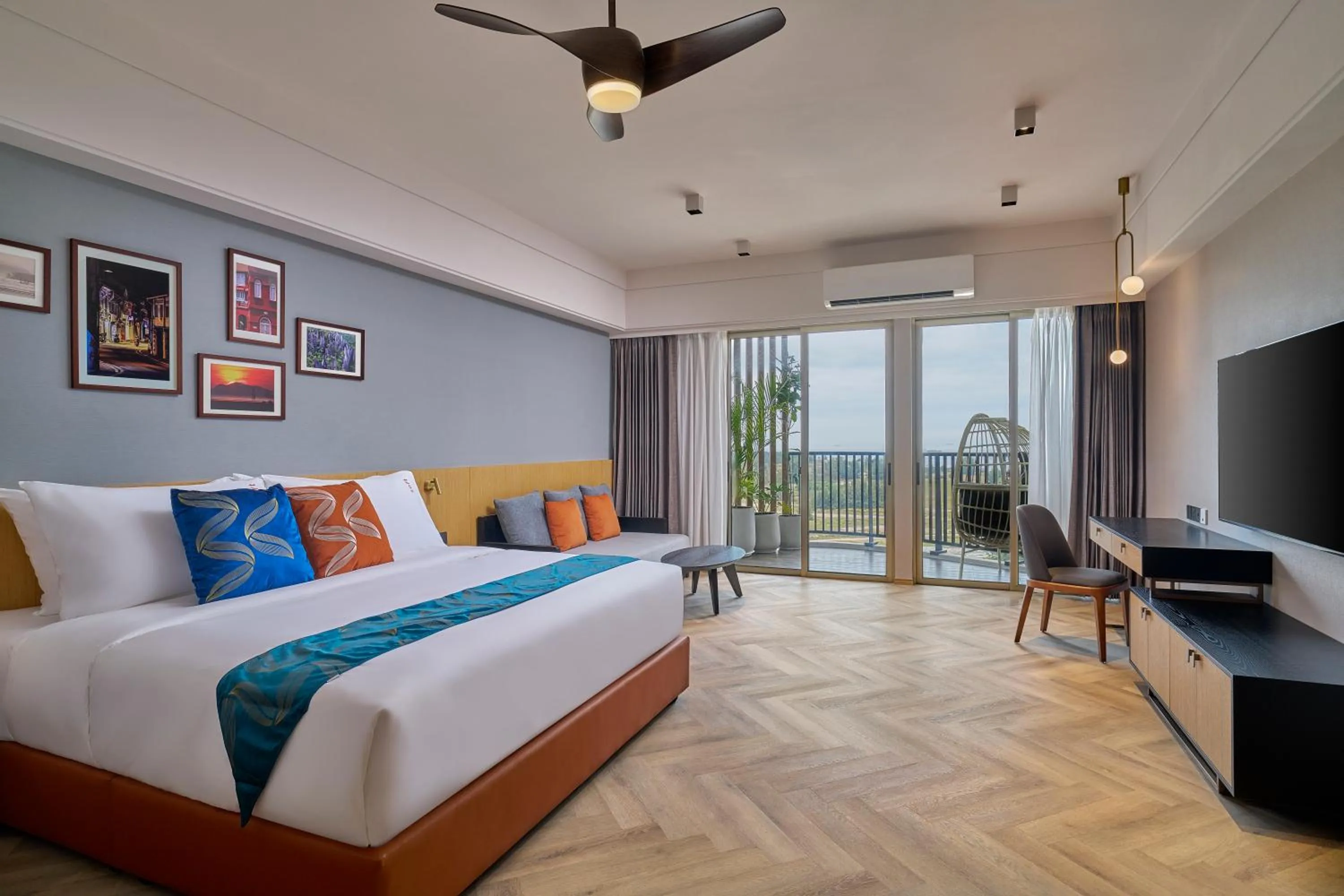 Bedroom, Bed in Birkin International Hotel