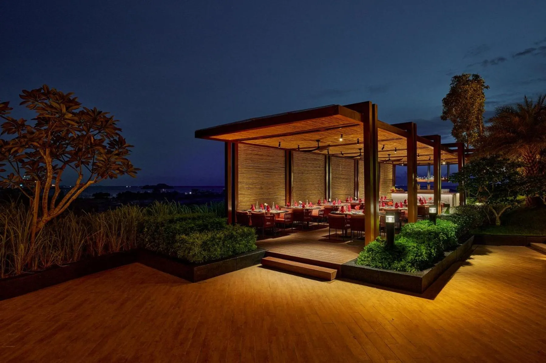 Restaurant/places to eat in Birkin International Hotel