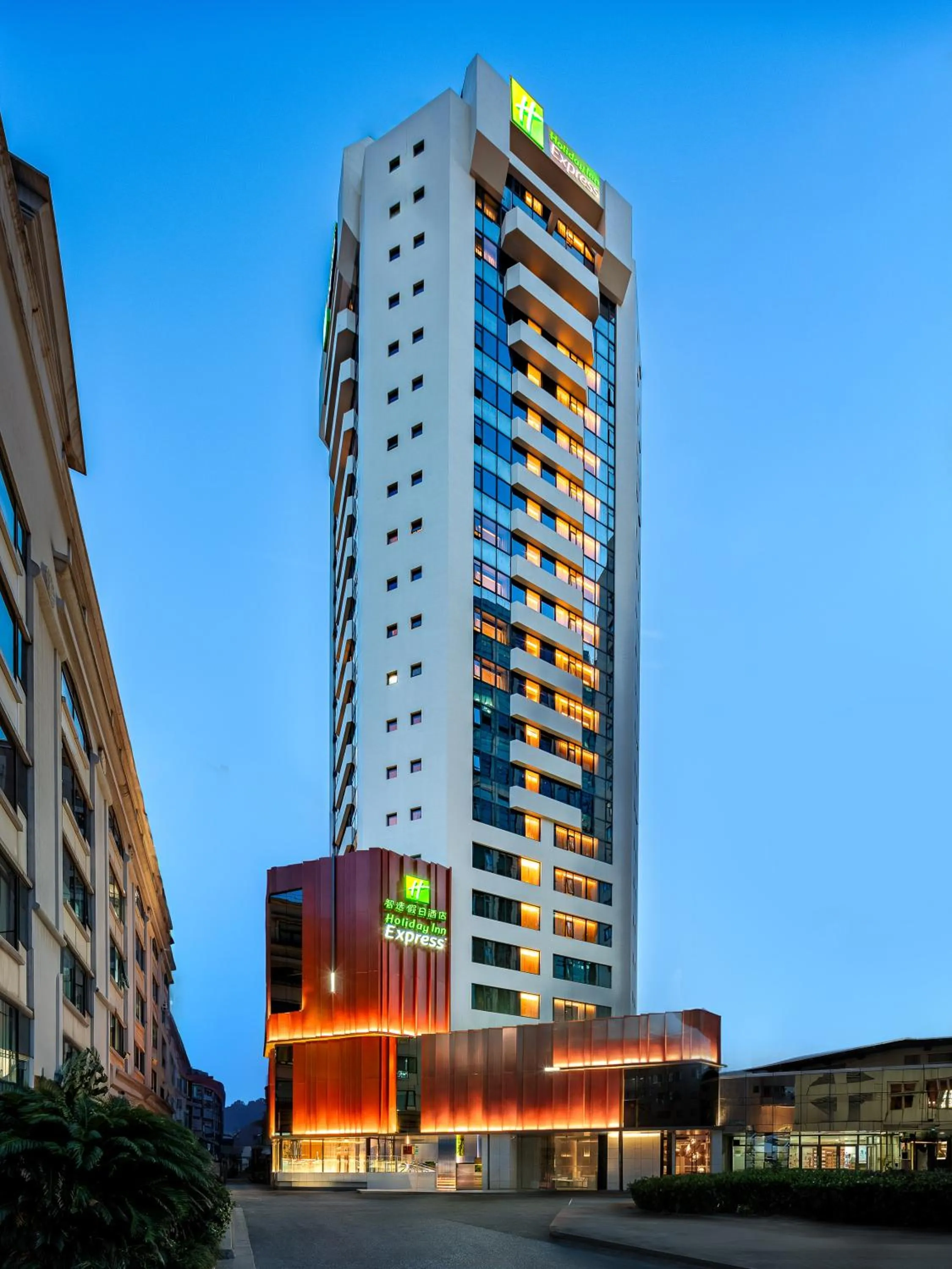 Property building in Holiday Inn Express Shanghai Jing'an Temple by IHG