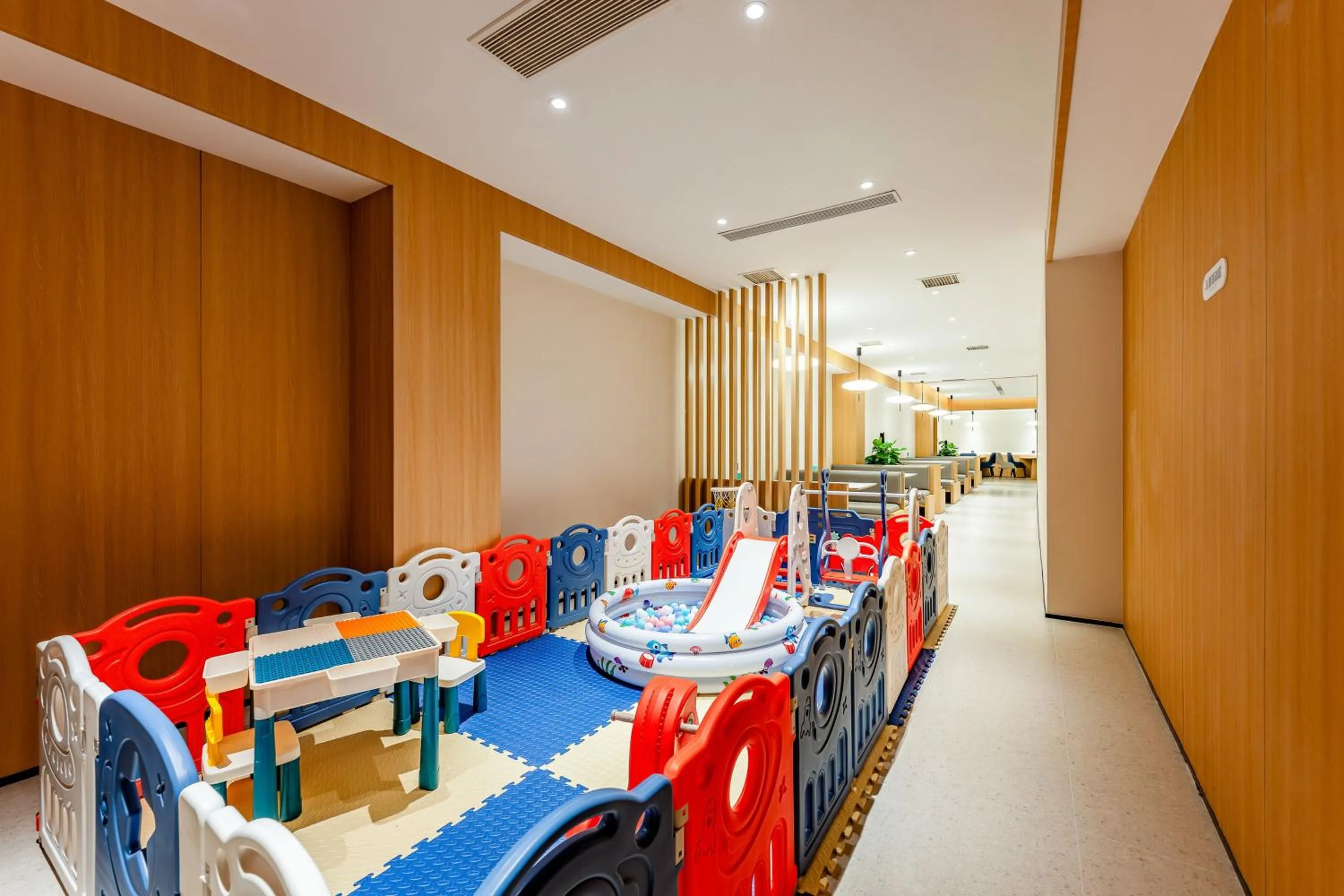 Fitness centre/facilities in Holiday Inn Express Nanjing Xi'anmen by IHG