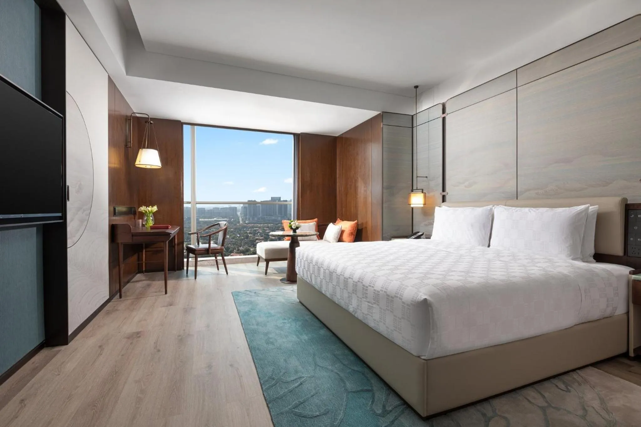 Photo of the whole room, Bed in HUALUXE Hotels and Resorts Haining