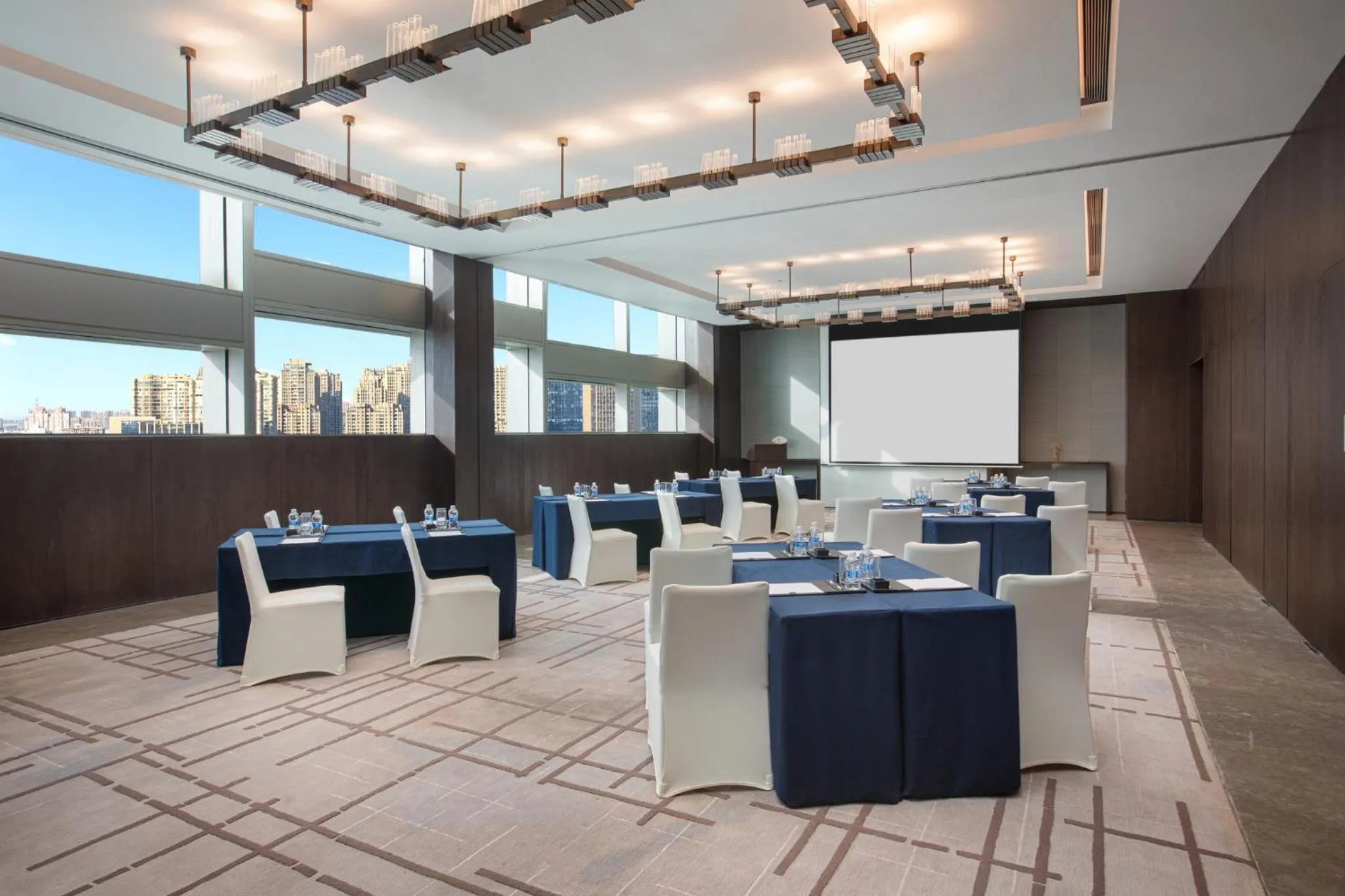Meeting/conference room in HUALUXE Hotels and Resorts Haining