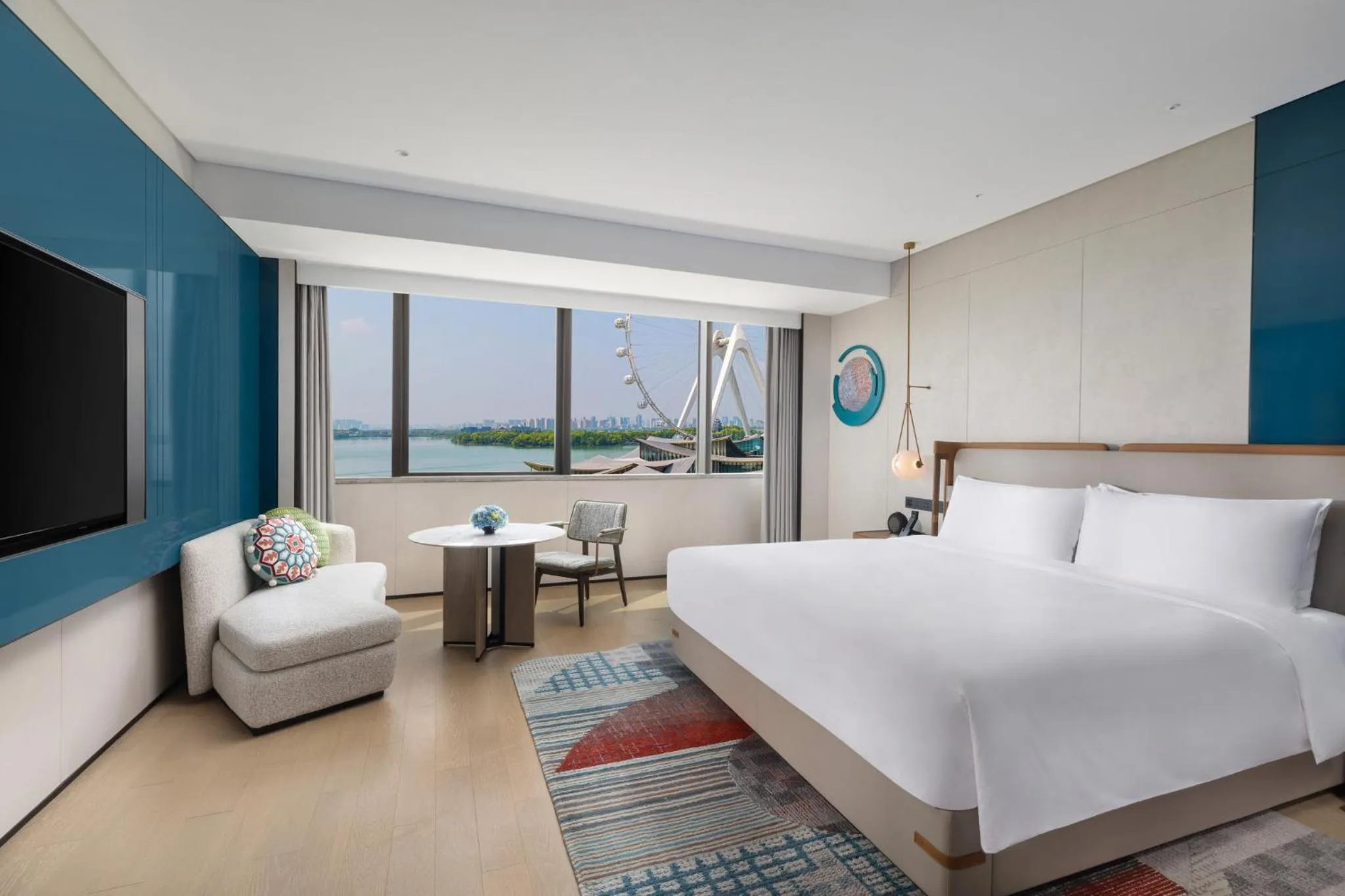 Photo of the whole room, Bed in Hotel Indigo Suzhou Jinji Lake by IHG